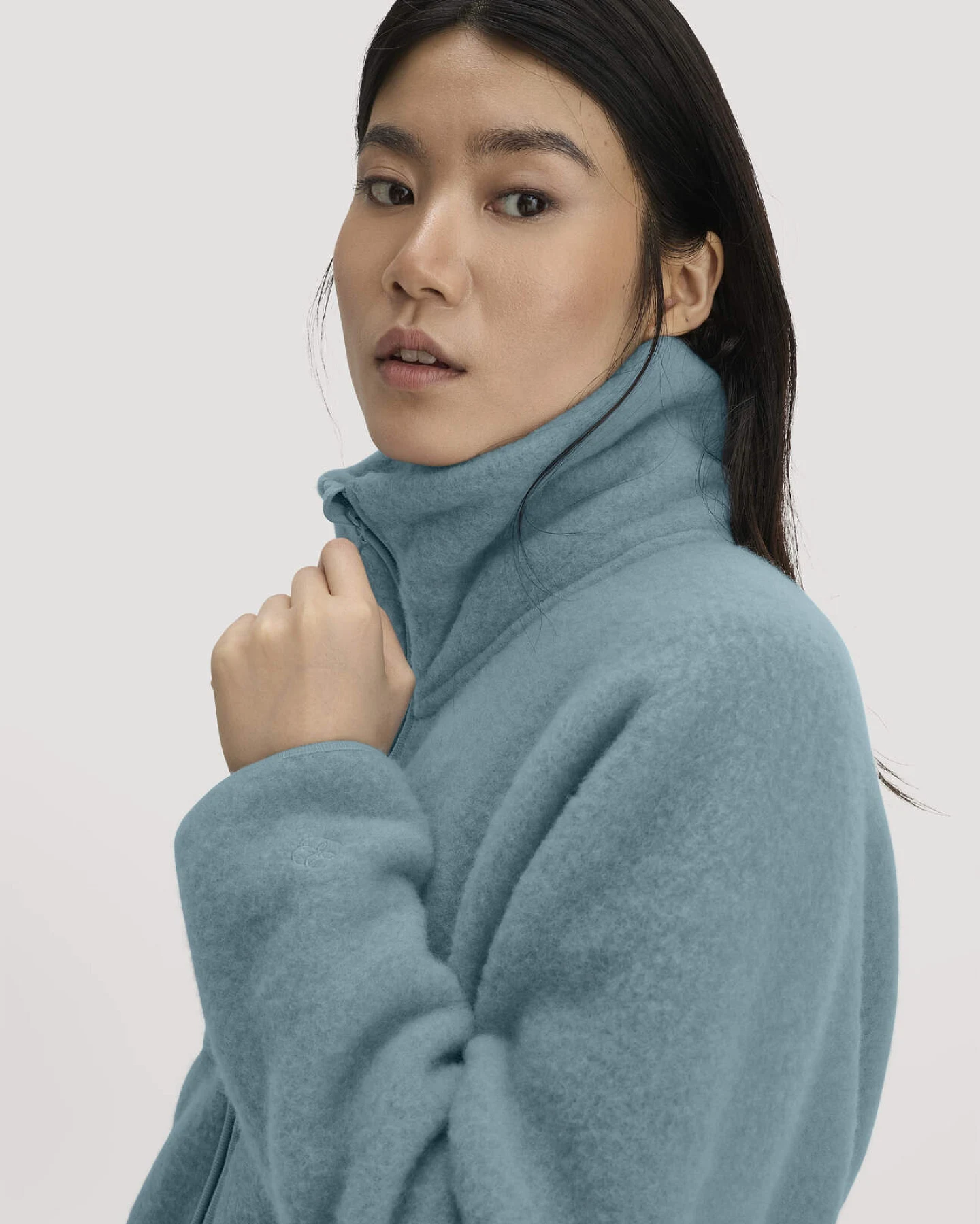 hessnatur Damen Wollfleece Jacke Oversize aus Bio-Merinowolle - blau - Größe S – Ansicht 4