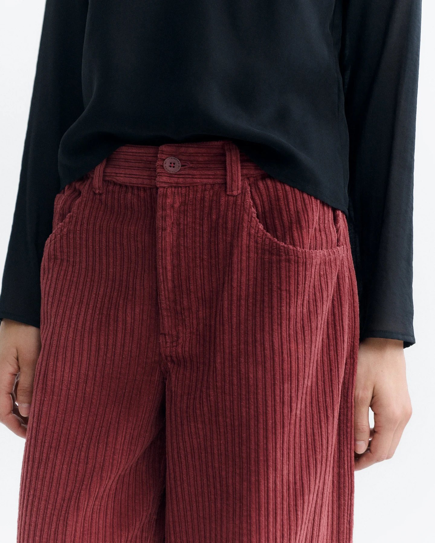 Thinking MU Damen vegan Hose Mit Weitem Bein Hedda Cord Rot – Ansicht 2
