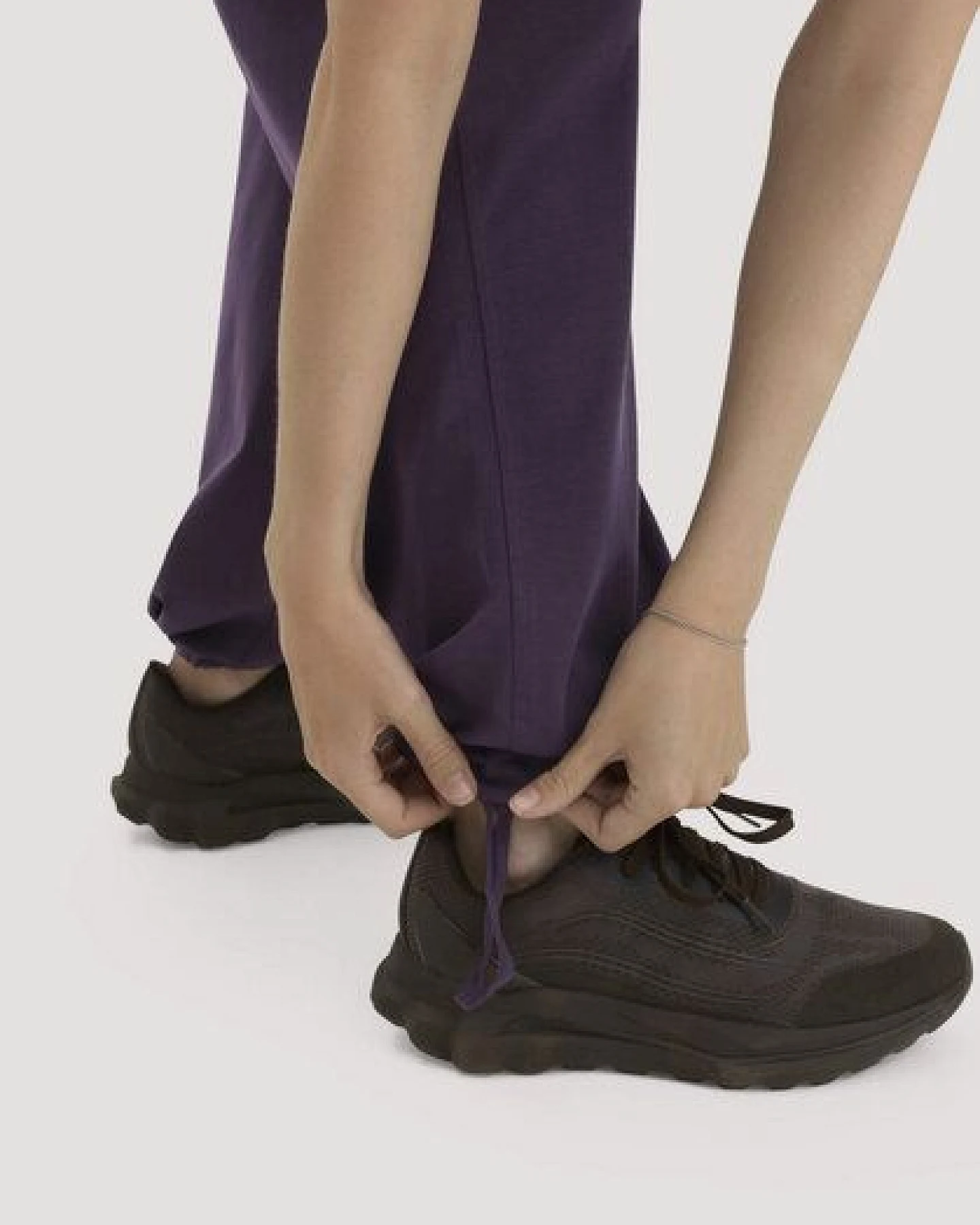 hessnatur Hose Regular ACTIVE LIGHT aus Bio-Baumwolle – Ansicht 2