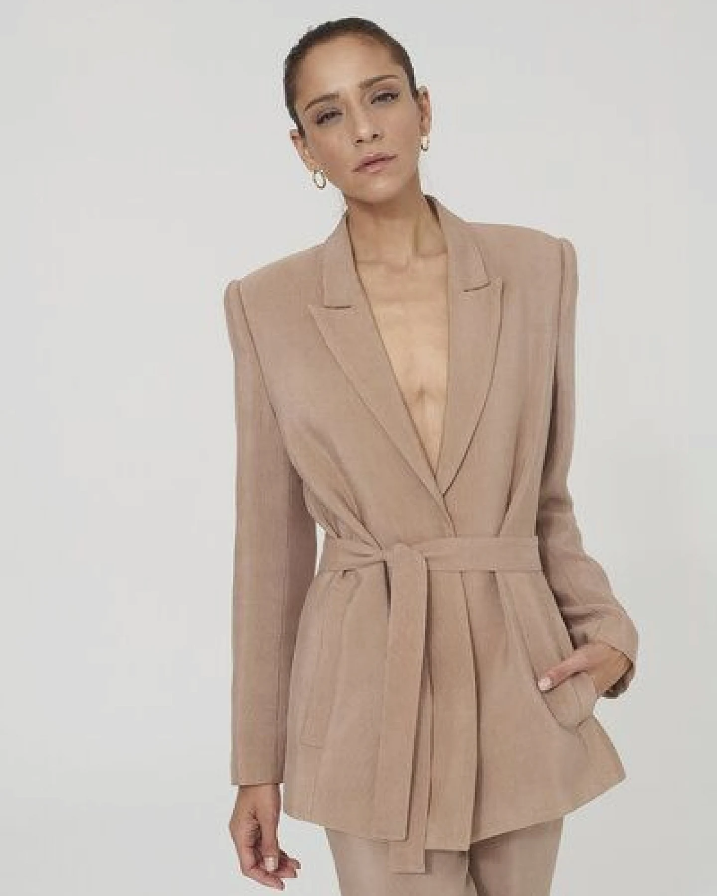 Lovjoi Blazer JILLI aus VISKOSE Ecovero & TENCEL Lyocell – Ansicht 2