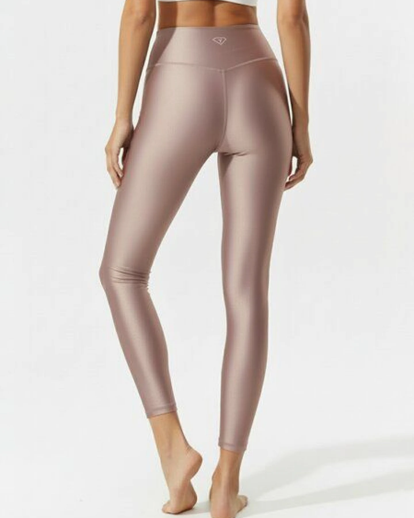 Yoga Hero High-Waist-Leggings Platinum mit edlem Glanz aus ecoNyl – Ansicht 2