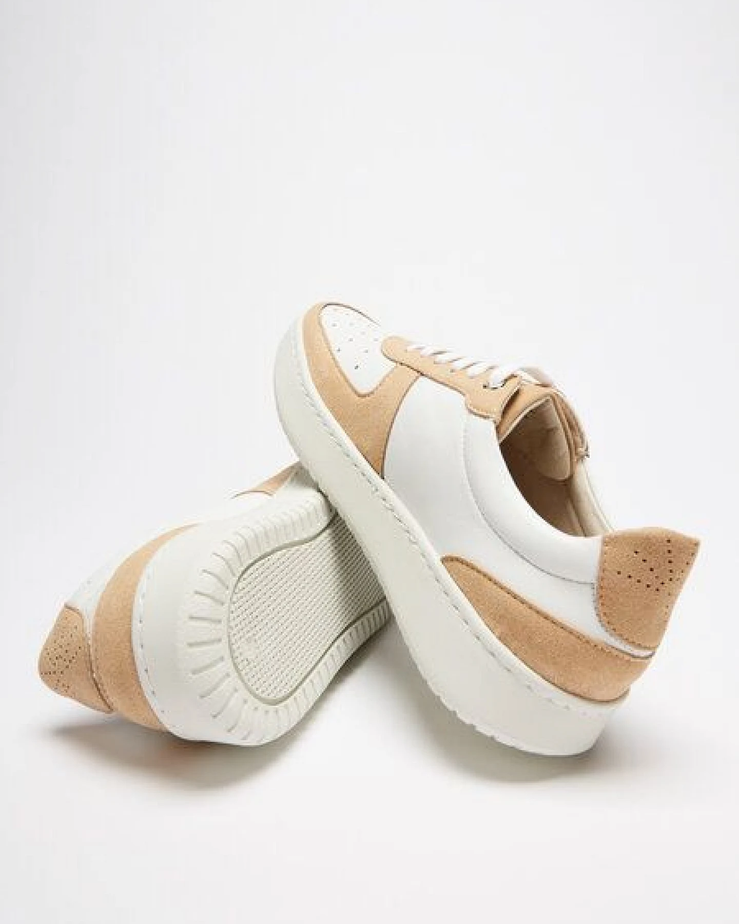 NINE TO FIVE #meta - zeitloser Capsule Sneaker aus atmungsaktiver Microfaser – Ansicht 4