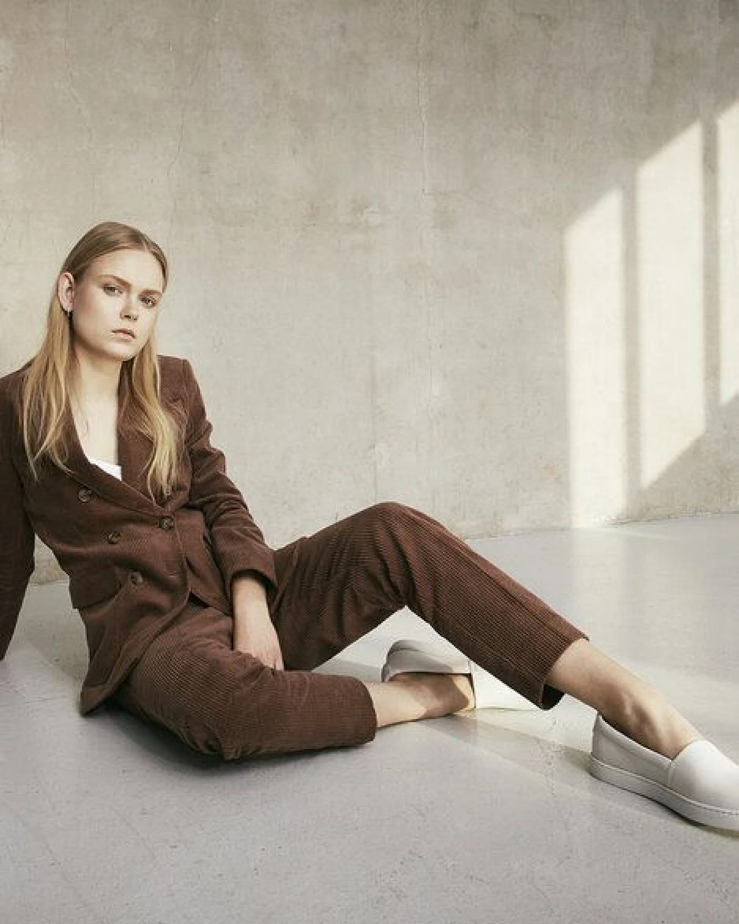 NINE TO FIVE #sarriá - veganer Slip Sneaker mit Fussbett aus Naturlatex und Kork – Ansicht 3