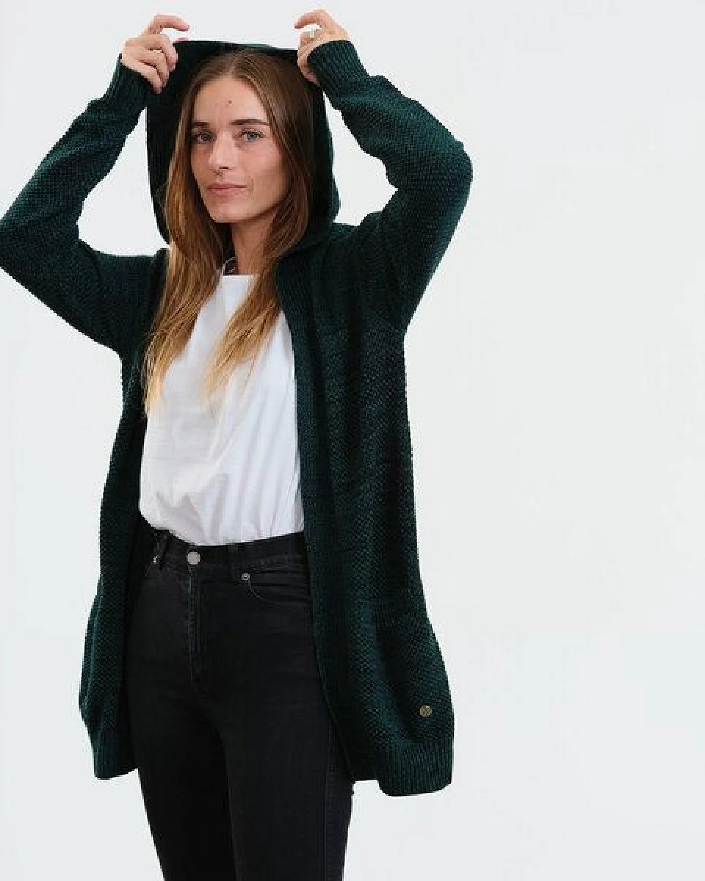 GARY MASH Long-Cardigan Vera mit Kapuze aus Biobaumwolle – Ansicht 4