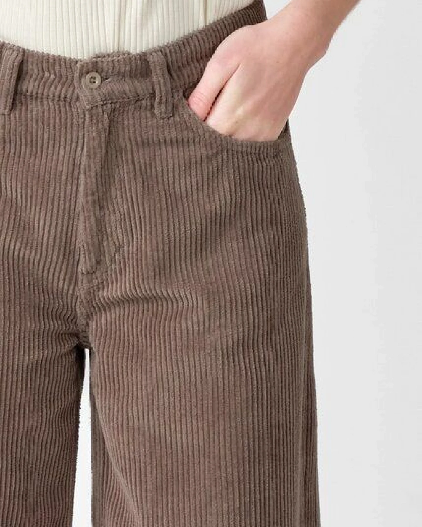 Klitmøller Straight Leg Cordhose aus Bio-Baumwolle Modell: Amelia – Ansicht 2
