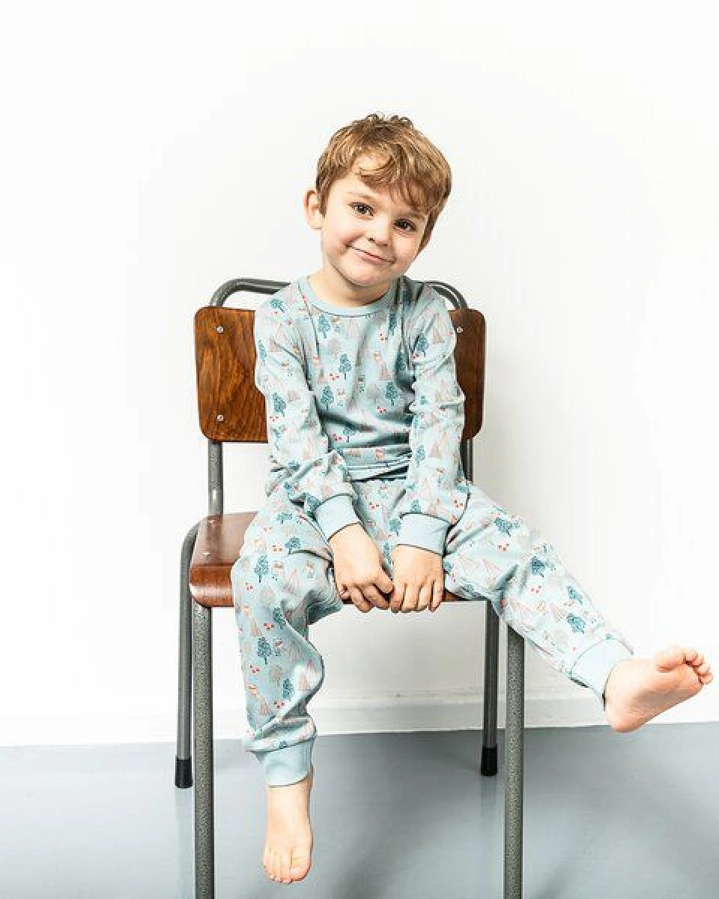 Sense Organics & friends in cooperation with GARY MASH Kinder Schlafanzug mit Bäumen, steinblau – Ansicht 2