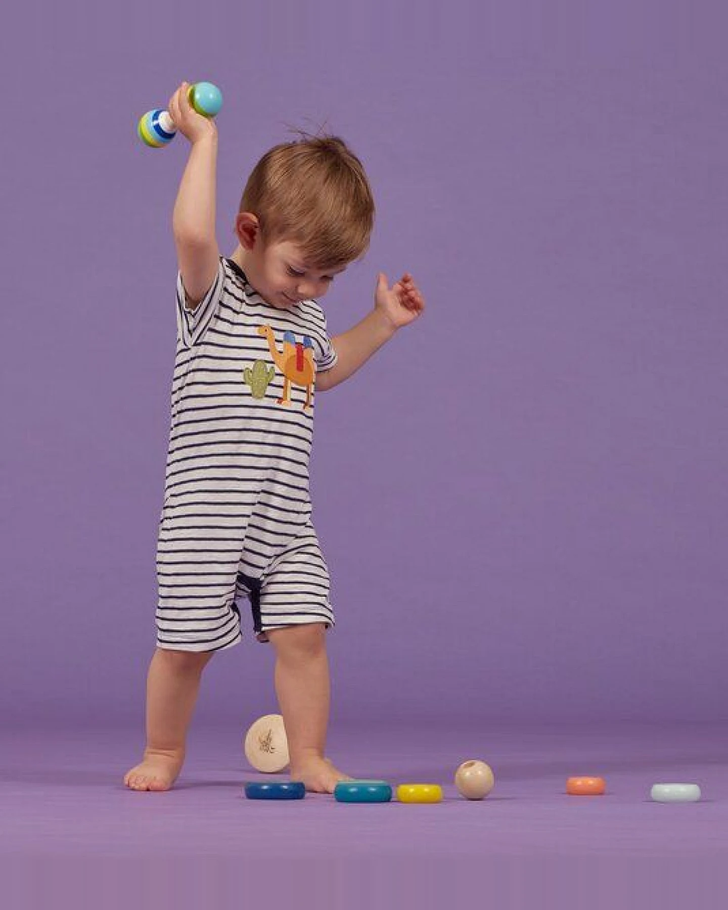 Sense Organics & friends in cooperation with GARY MASH Kurzer Baby Strampler gestreift aus Biobaumwolle – Ansicht 4