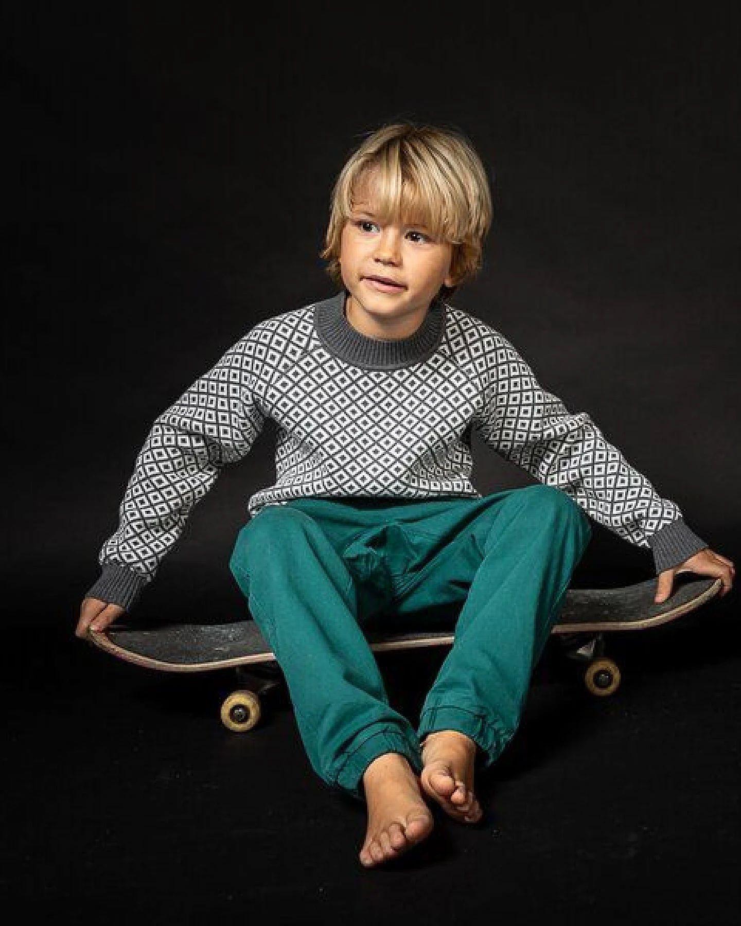 Sense Organics & friends in cooperation with GARY MASH Bio Kinderpulli mit Rautenmuster – Ansicht 3