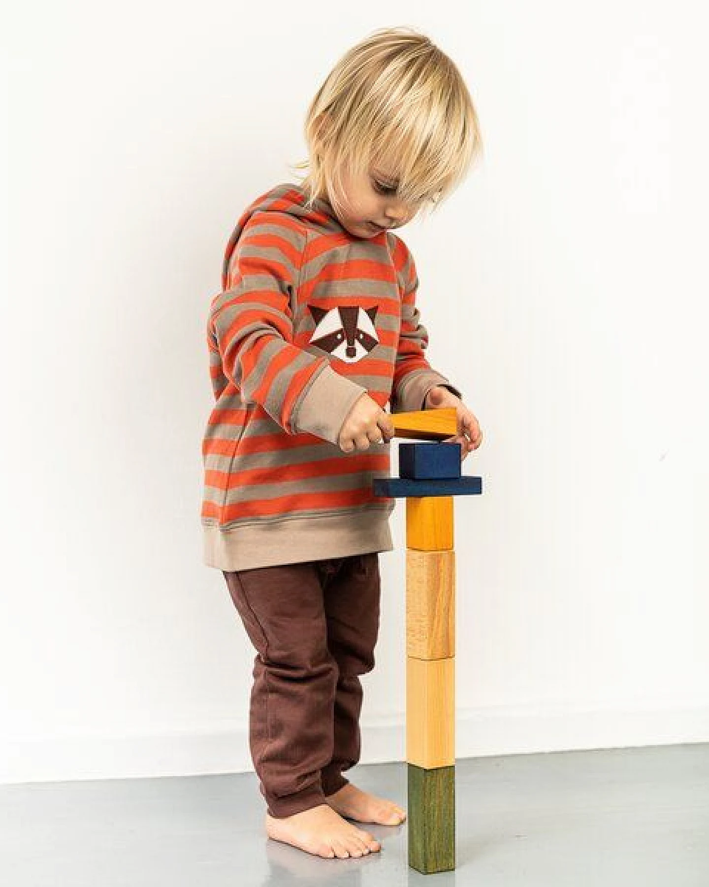 Sense Organics & friends in cooperation with GARY MASH Kinder Hoodie mit Waschbär – Ansicht 3