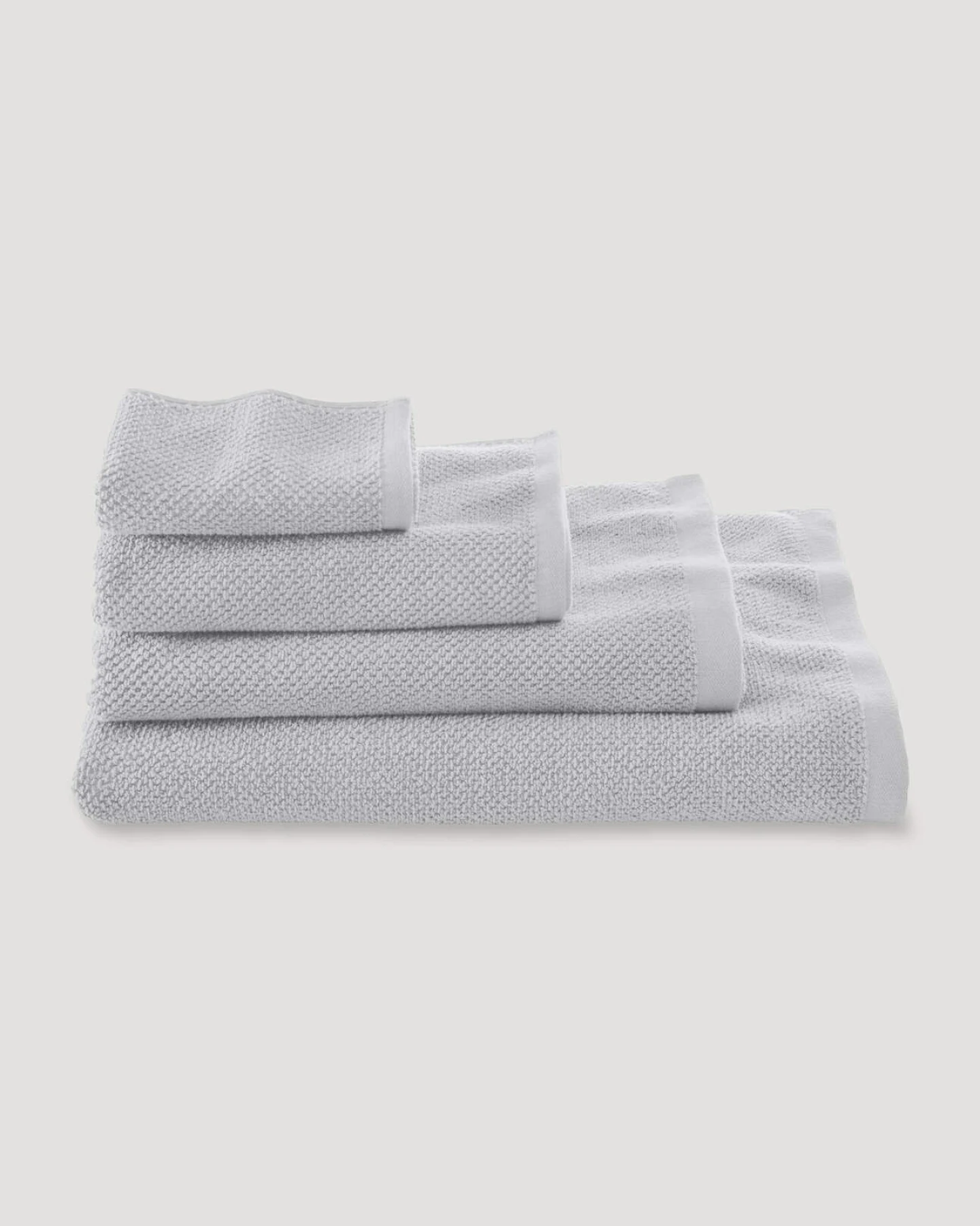 hessnatur Frottier-Handtuch mit Struktur aus Bio-Baumwolle - grau - Größe 30x50 cm – Ansicht 2