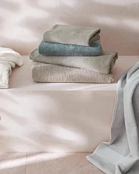 Produktseite: hessnatur Frottier Handtuch Rippstruktur aus Bio-Baumwolle - beige - Größe 30x50 cm
