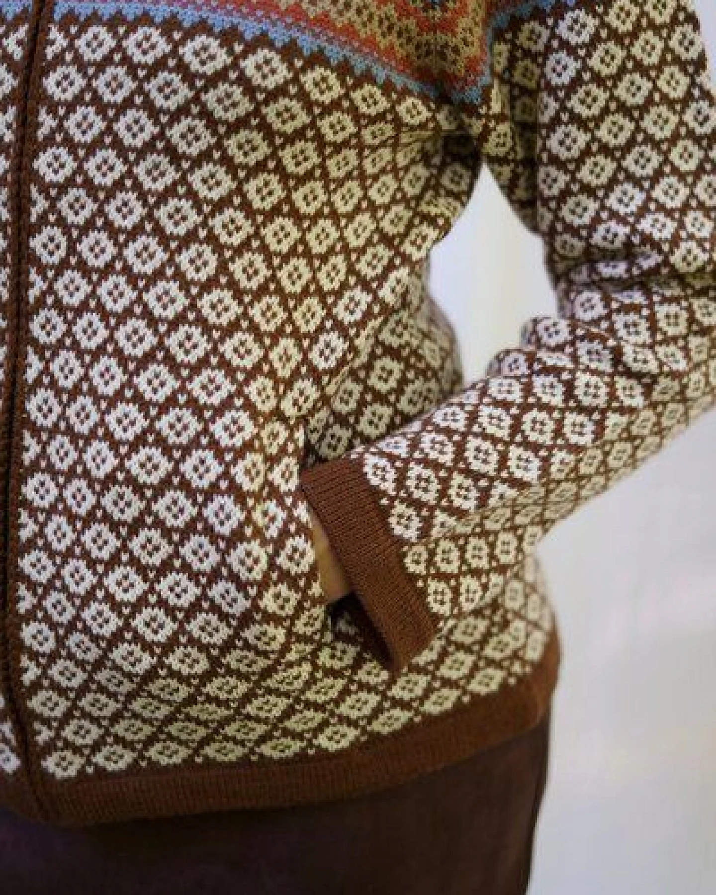 Haus of Namaste Fair Isle Cardigan aus 100% Lammwolle – Ansicht 2