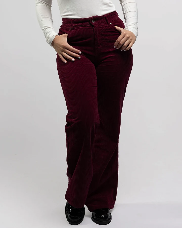 Côtelé Damen vegan Flare-Hose In Pflaumenviolett