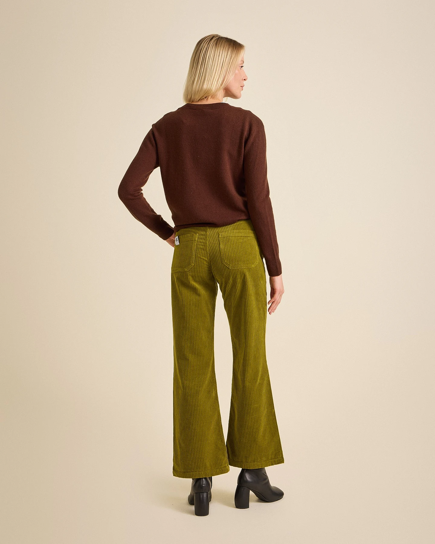 Côtelé Paris Damen vegan Schlaghose Aus Cord Pickle Grün – Ansicht 2
