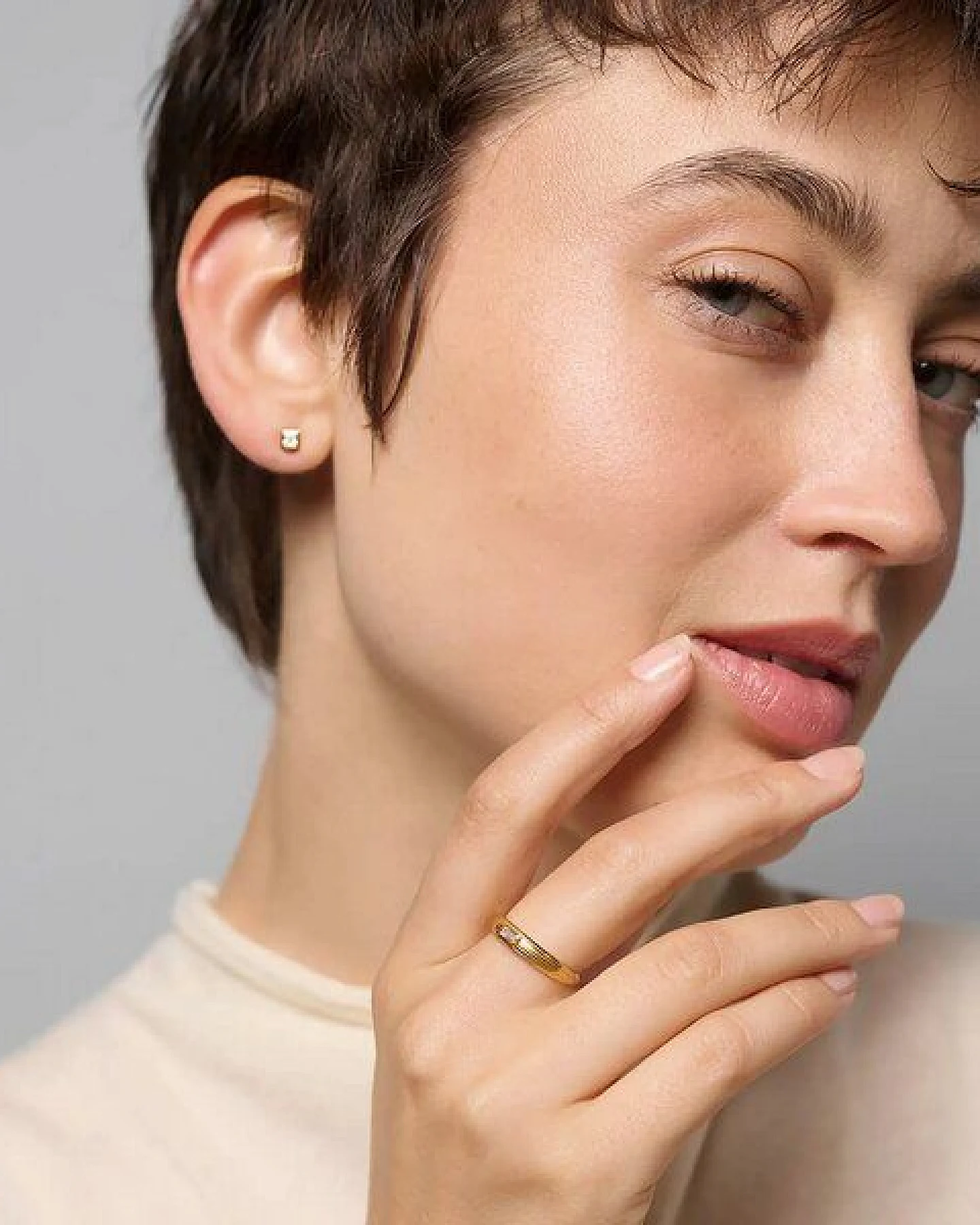 fejn jewelry Ring 'sparkle riffle' - geriffelt mit Zirkonia – Ansicht 2