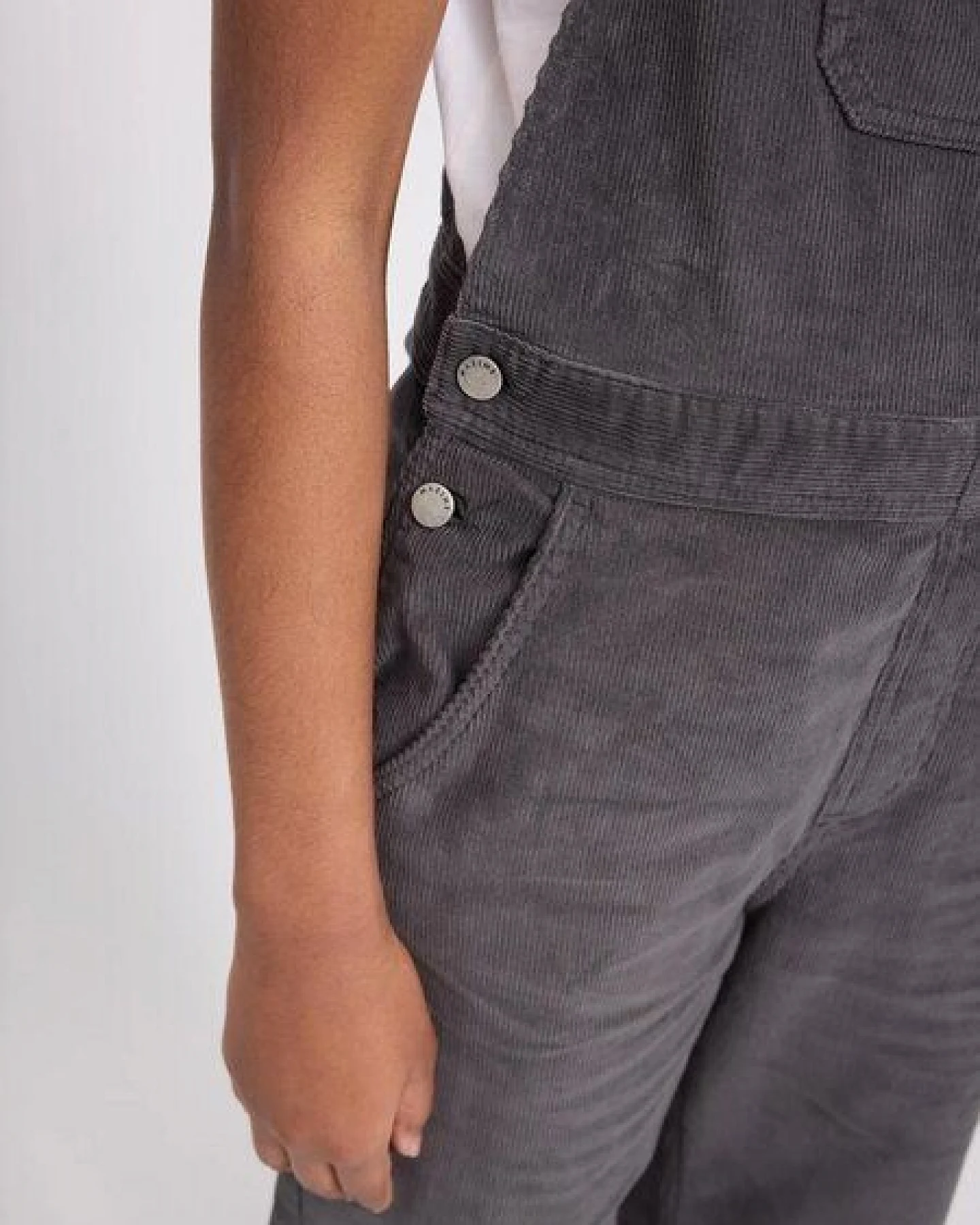 Mazine Corduroy Latzhose aus Biobaumwolle – Ansicht 3