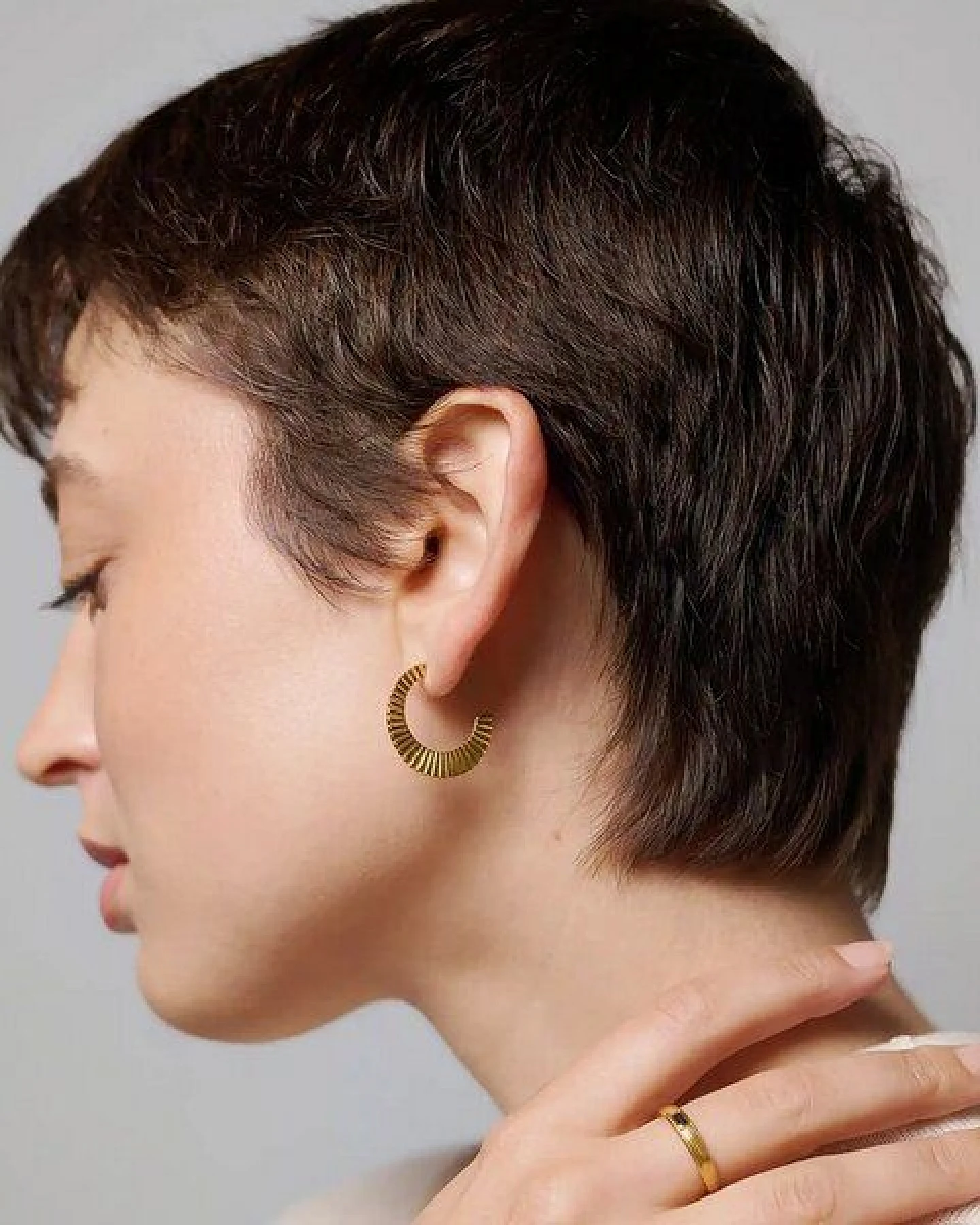 fejn jewelry Creole 'riffle hoop' - geriffelt – Ansicht 2