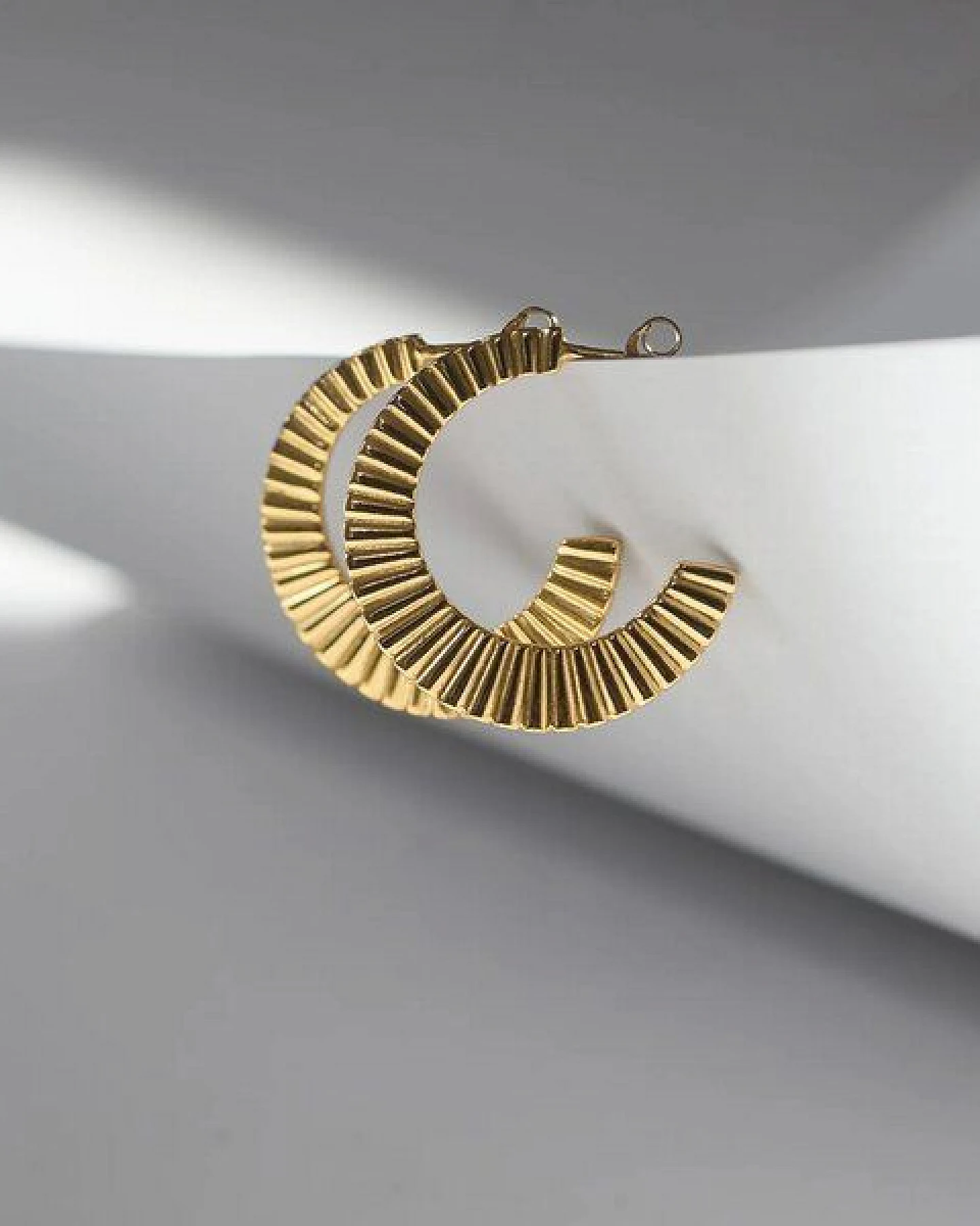 fejn jewelry Creole 'riffle hoop' - geriffelt – Ansicht 3
