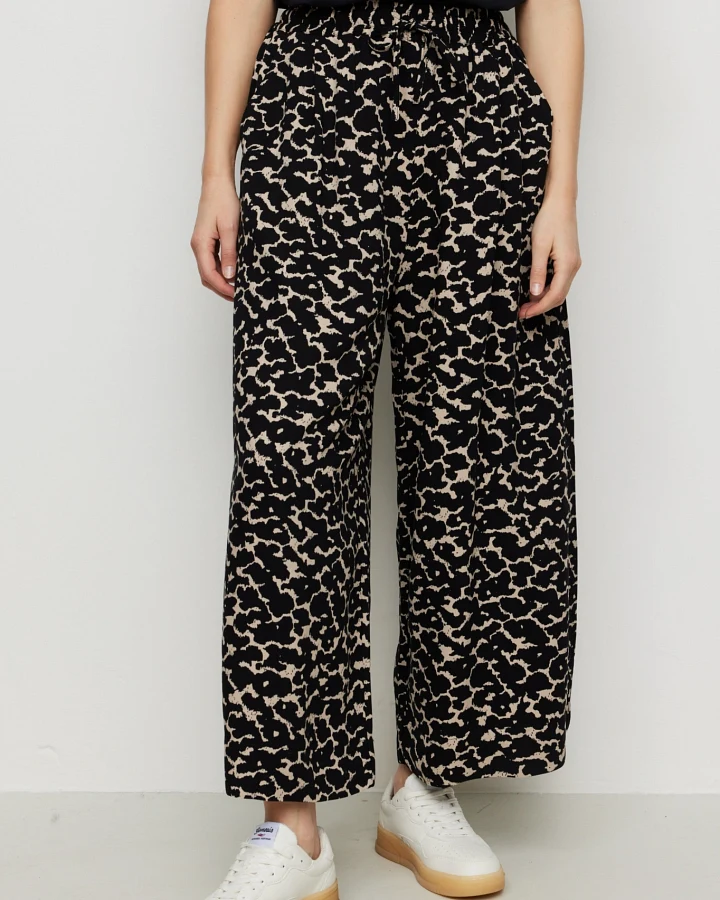 Recolution Damen vegan Hose Sequoia Clouds Schwarz