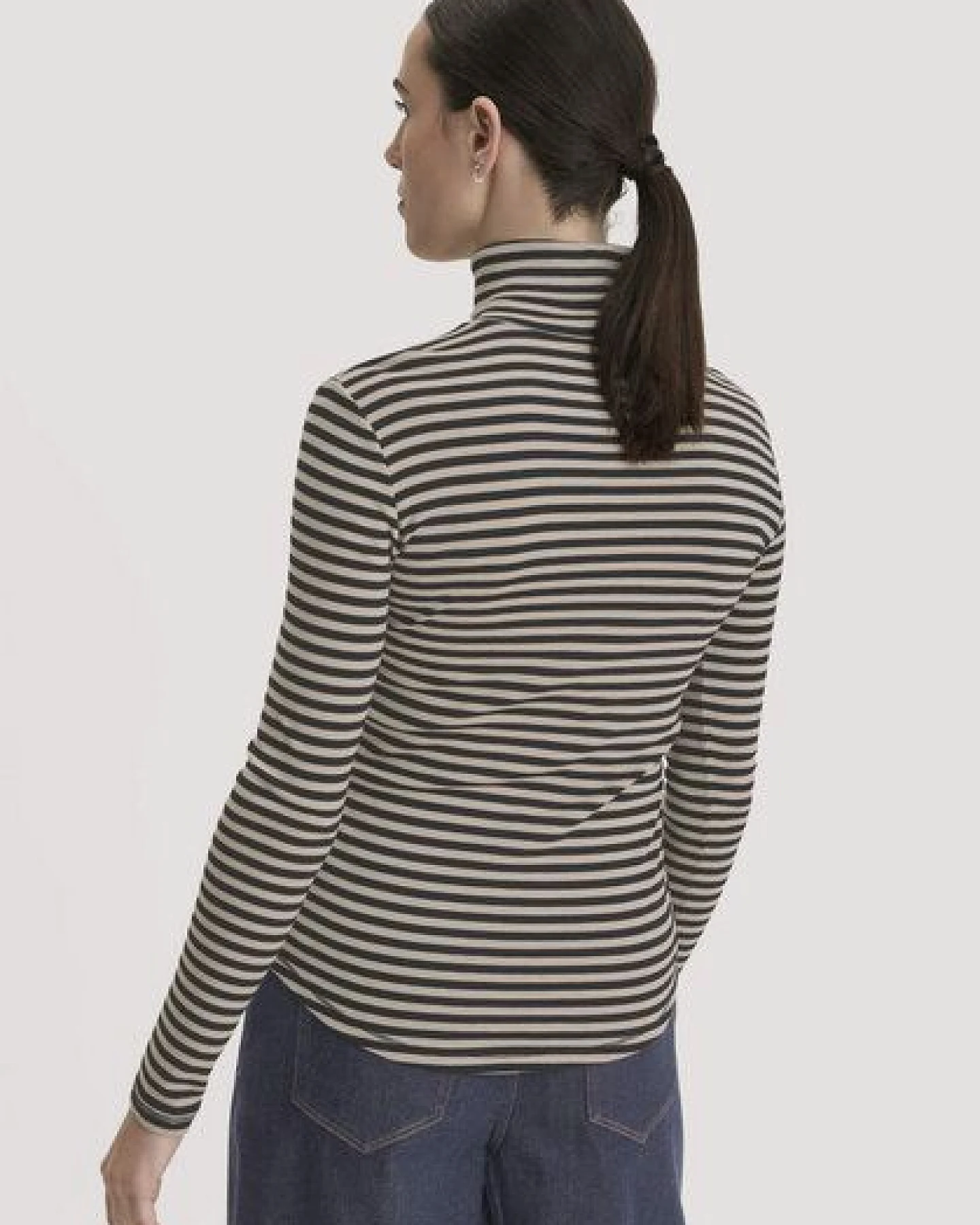 hessnatur Streifen Softrib Longsleeve Fitted aus Bio-Baumwolle und Modal – Ansicht 2