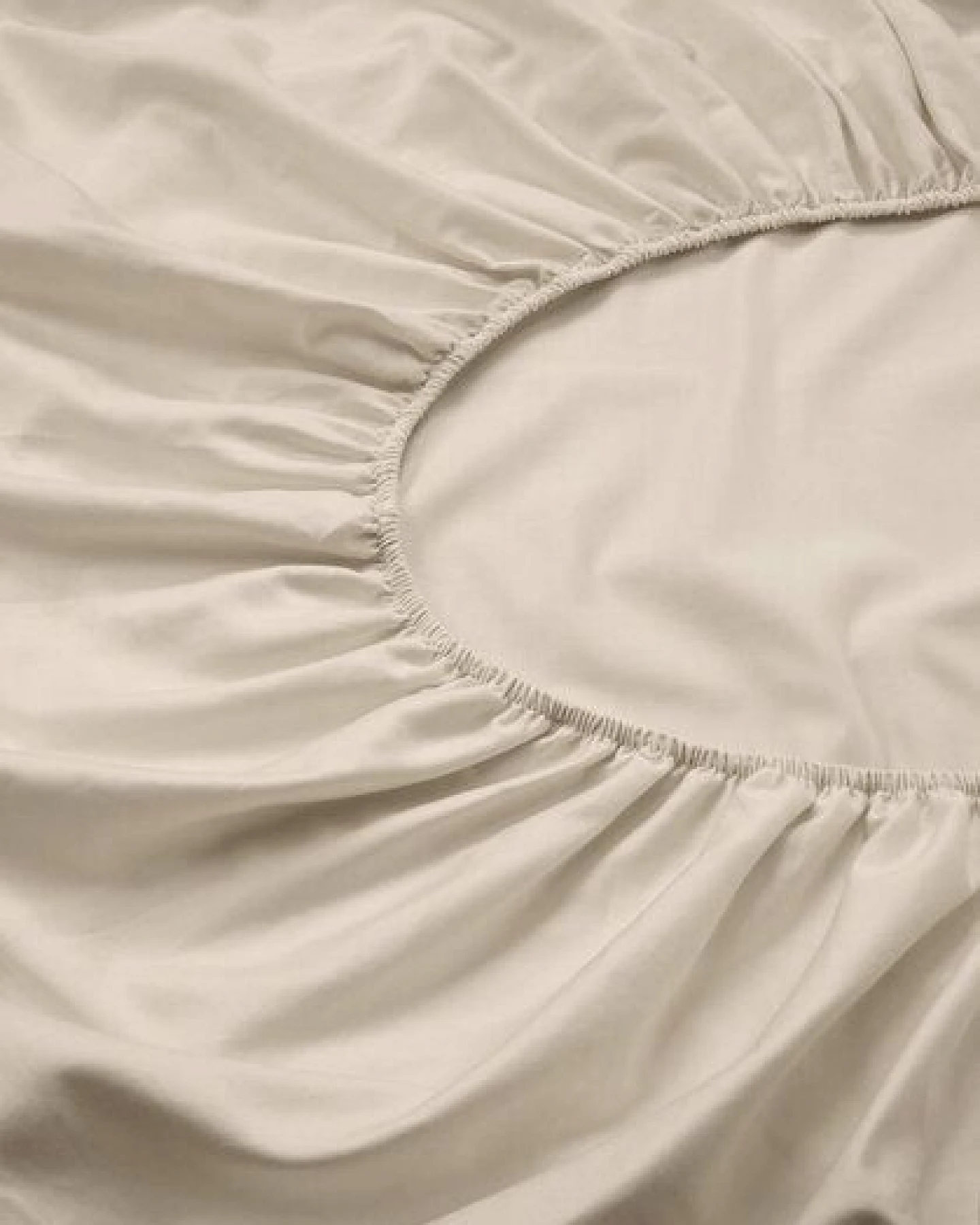 hessnatur Satin Spannbettlaken aus reiner Bio-Baumwolle – Ansicht 4