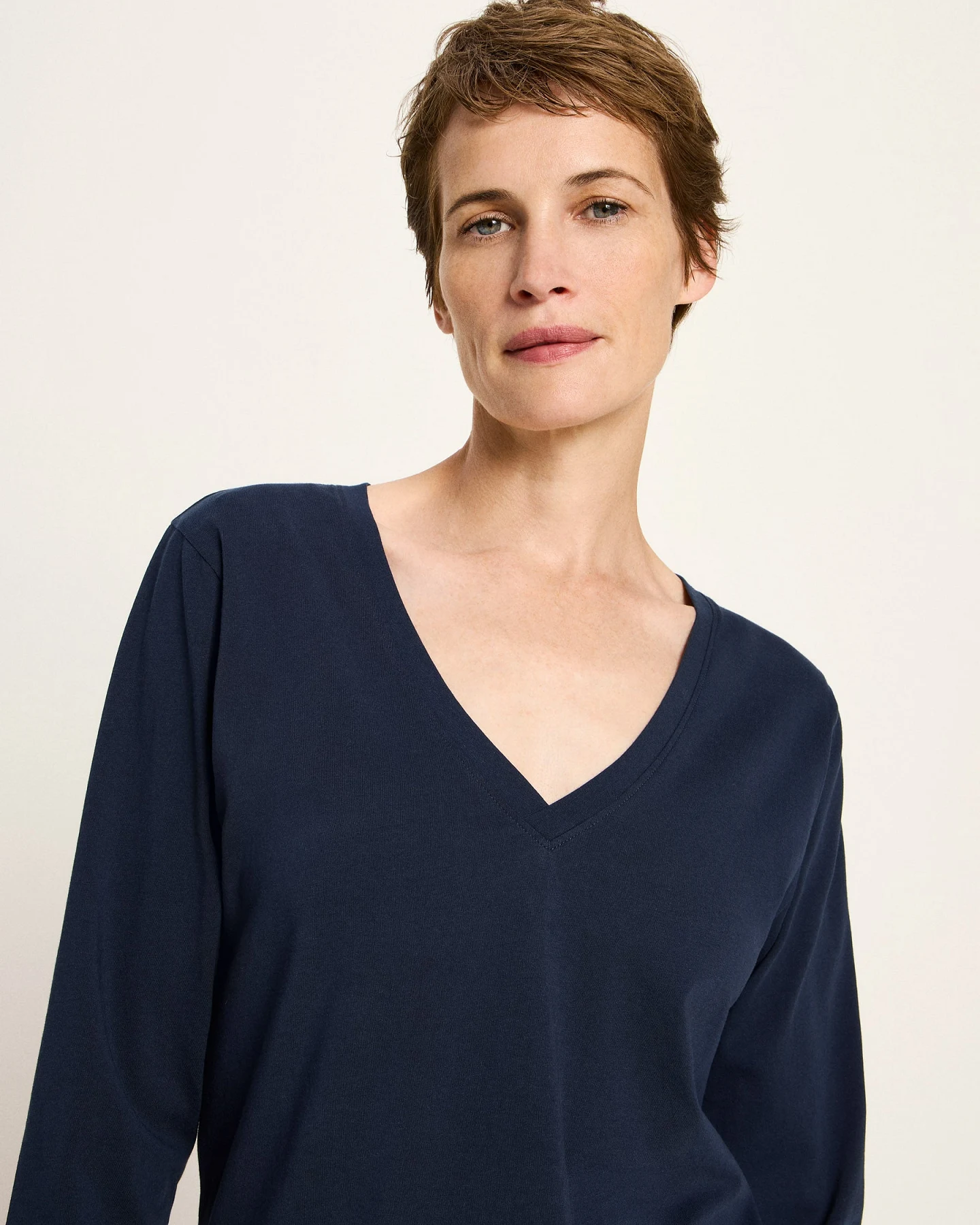 Shirt mit V-Ausschnitt (GOTS) – Ansicht 3