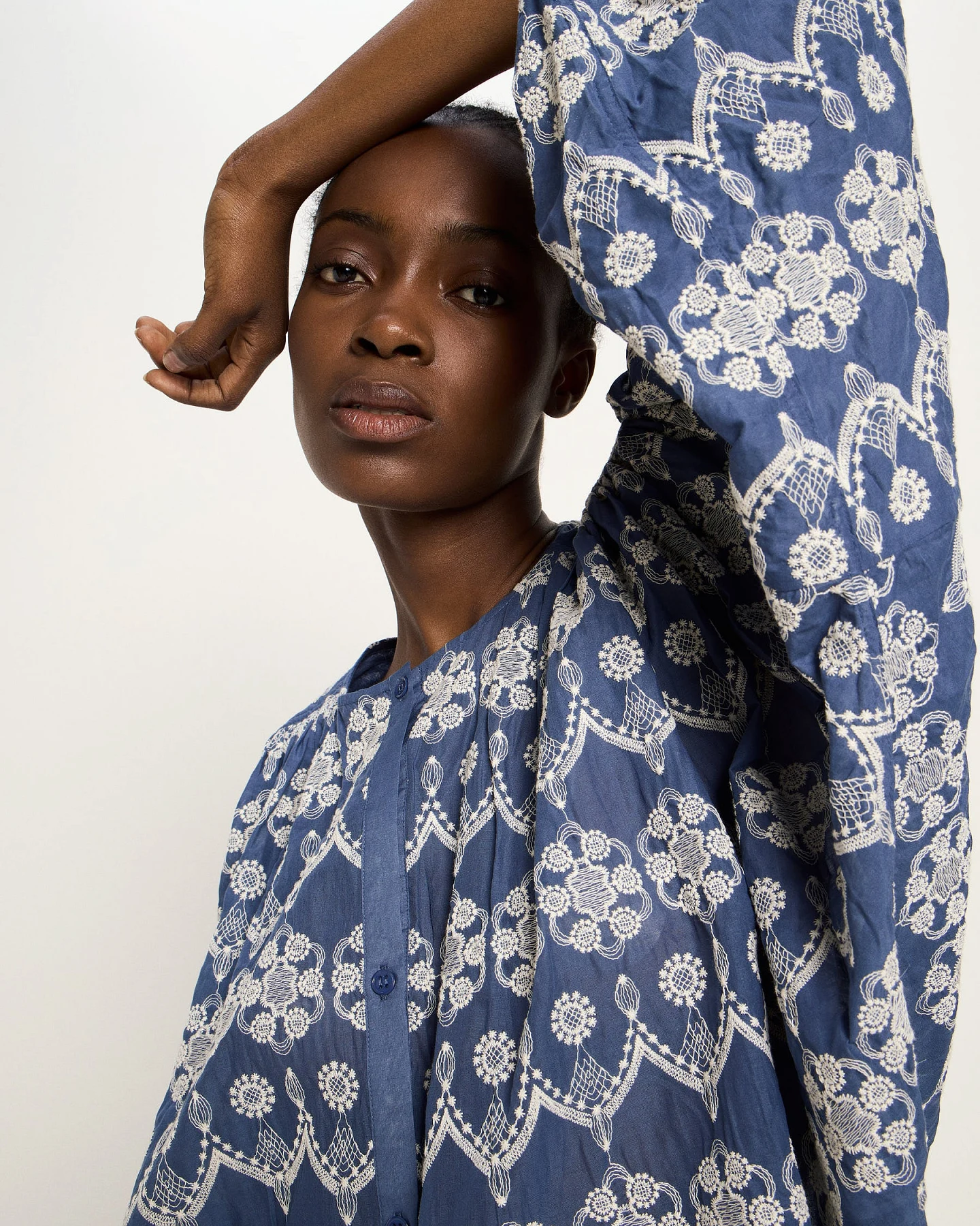 Bluse mit Kräuseln – Ansicht 3