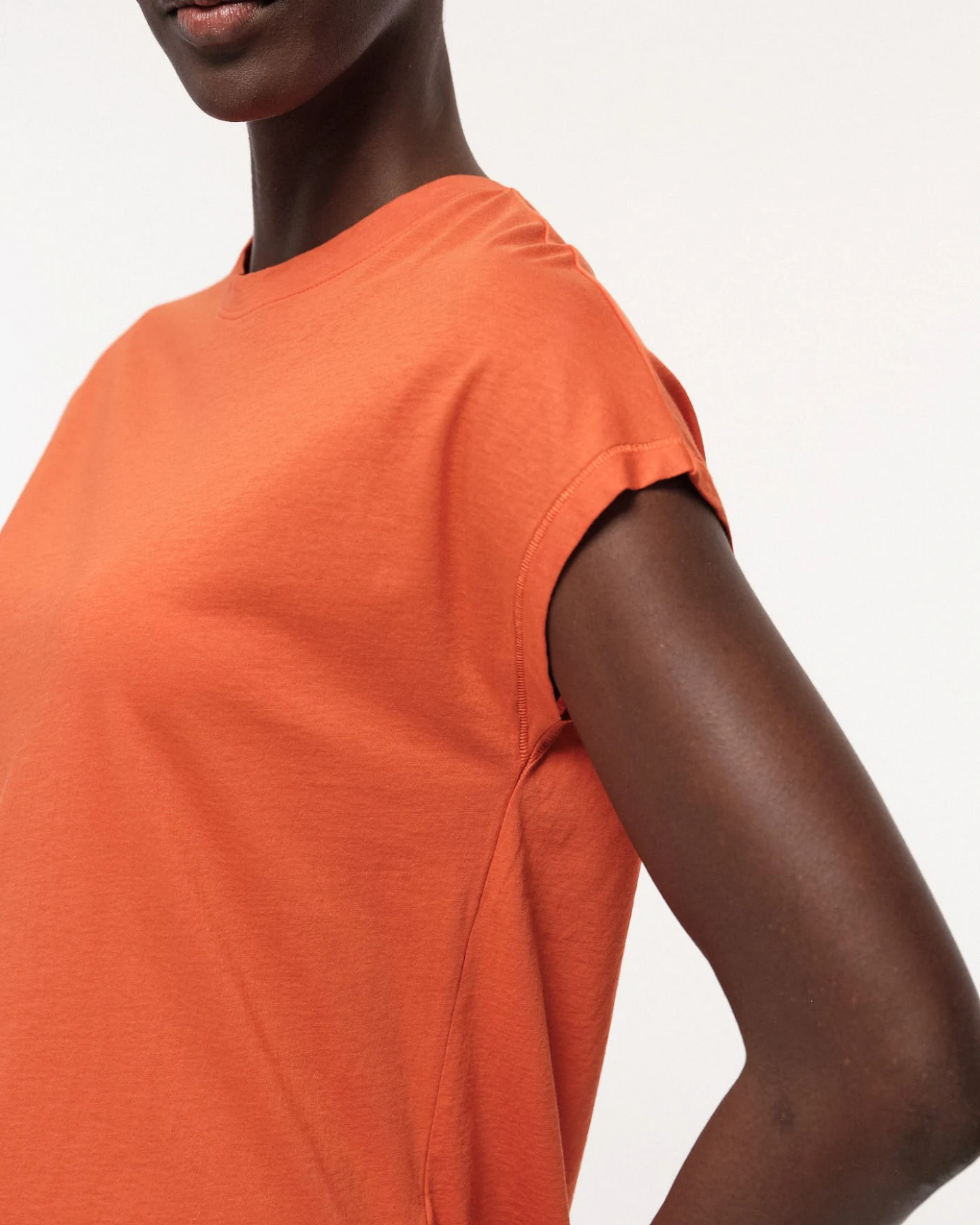 Shirt mit überschnittener Schulter – Ansicht 2