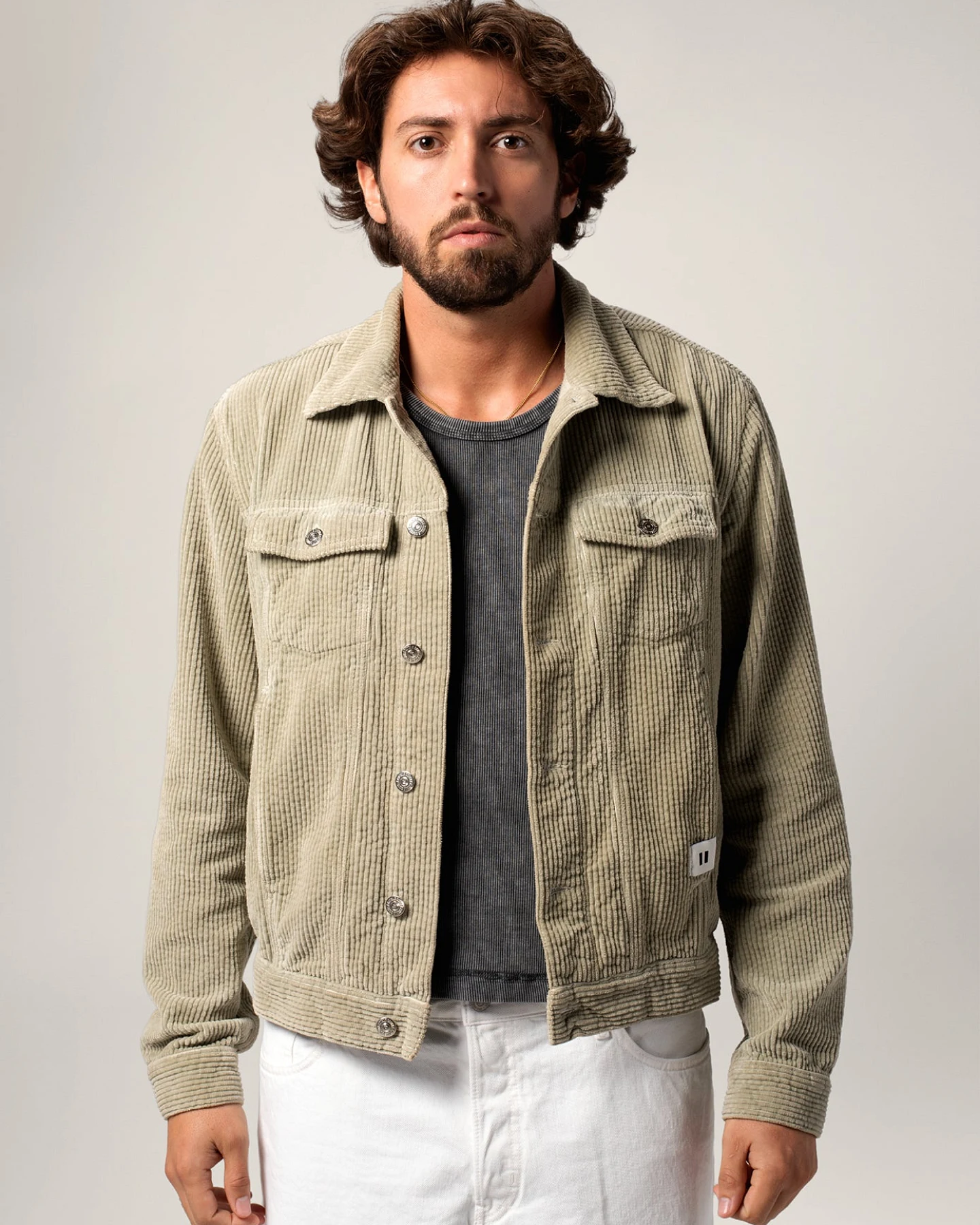 Côtelé Herren vegan Trucker Jacke Jim Salbeigrün – Ansicht 2