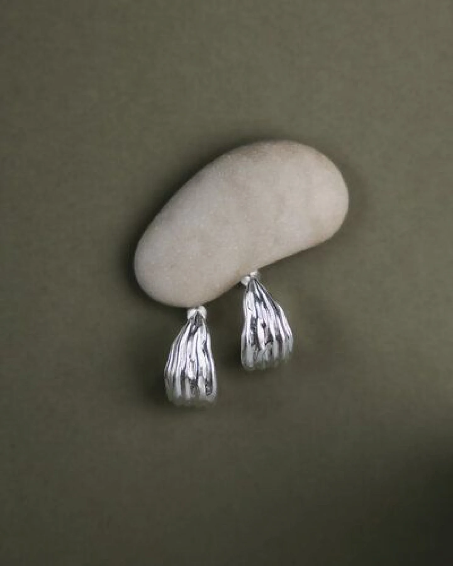 Jyoti - Fair Works Ohrstecker Orchha Messing/ Silber – Ansicht 2