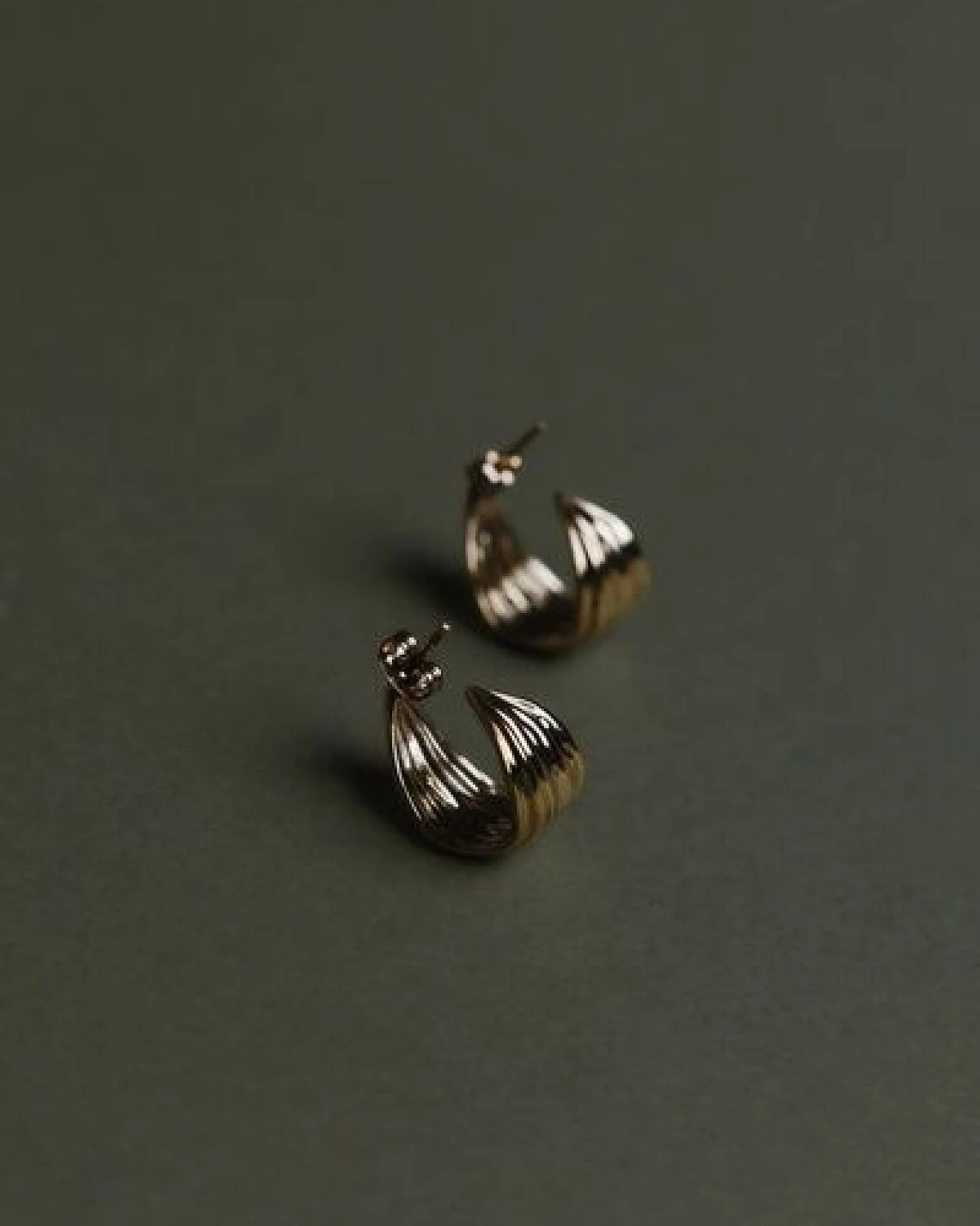 Jyoti - Fair Works Ohrstecker Orchha Messing/ Silber – Ansicht 2