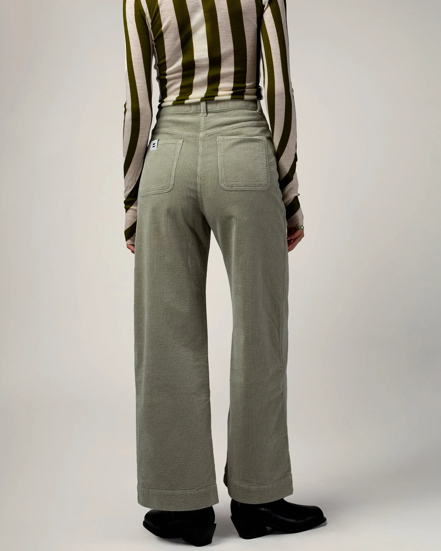 Côtelé Damen vegan Hose Jane Salbeigrün – Ansicht 2