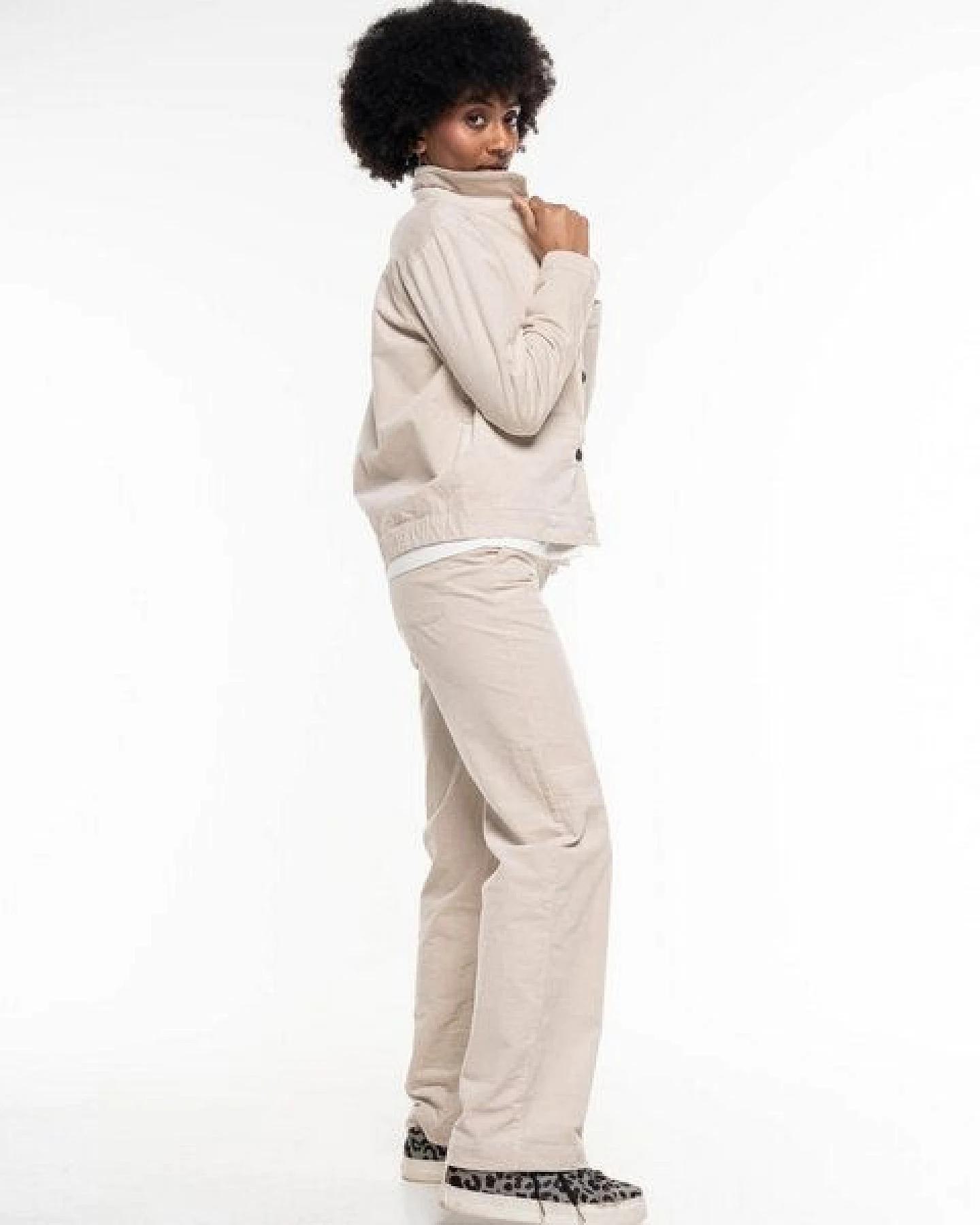 Alma & Lovis Lässige Cordjacke aus Organic Cotton – Ansicht 3