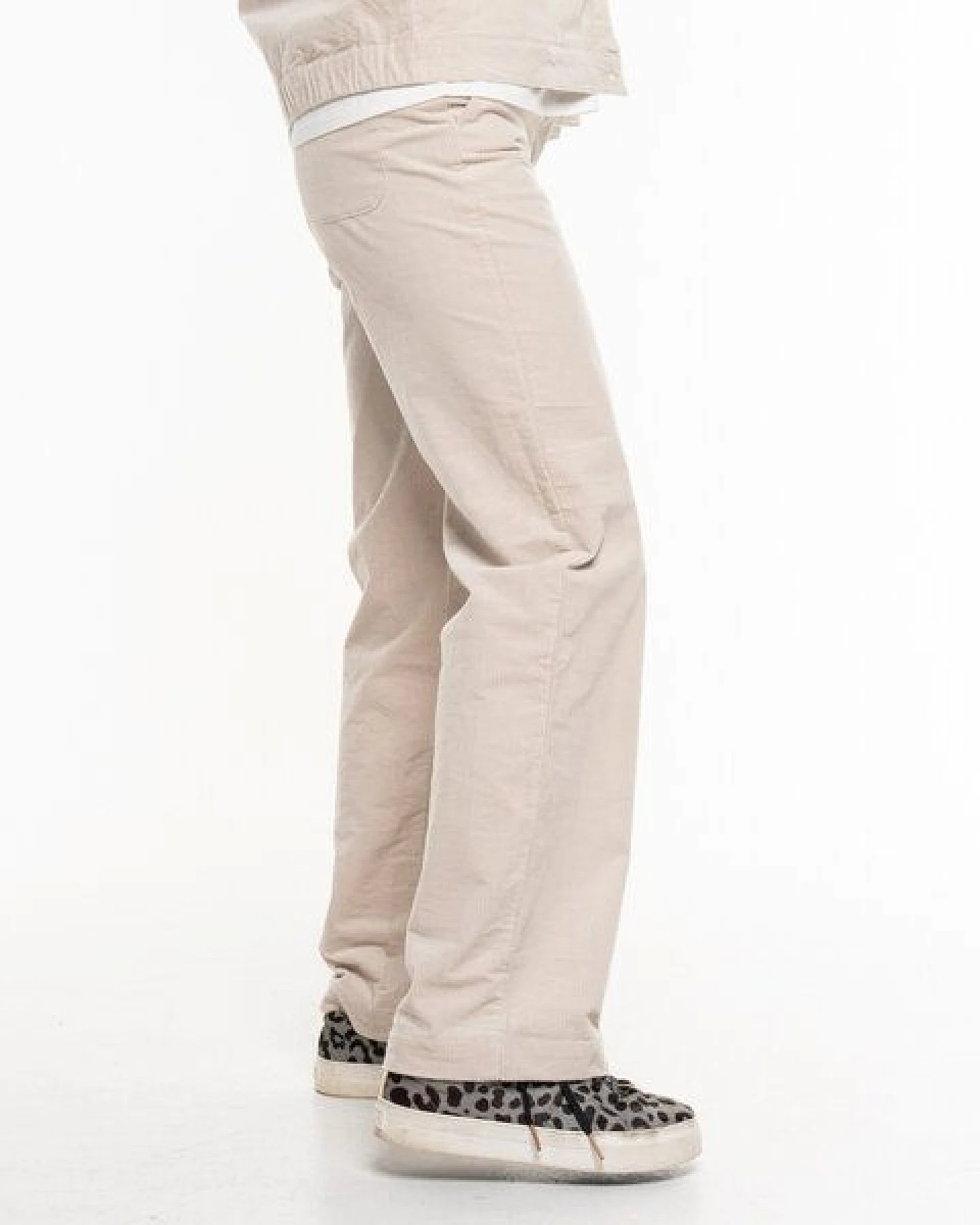 Alma & Lovis Lässige Cordhose aus Organic Cotton – Ansicht 4