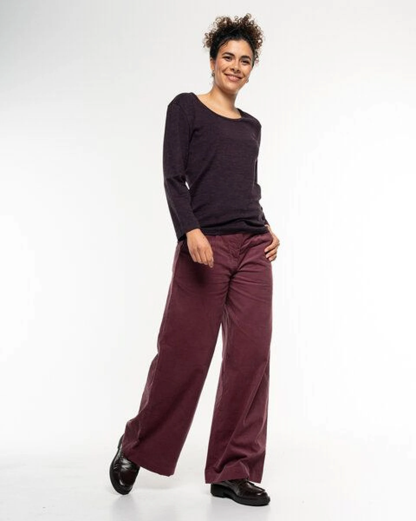 Alma & Lovis Lässige Feincord-Hose aus Organic Cotton – Ansicht 3
