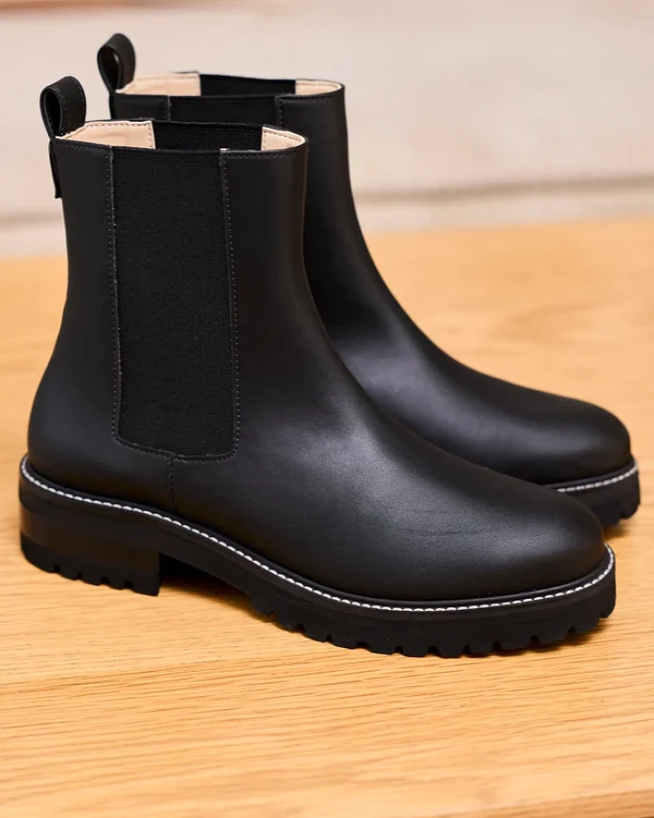 Minuit Sur Terre Damen vegan Stiefel Fréquence In Schwarz