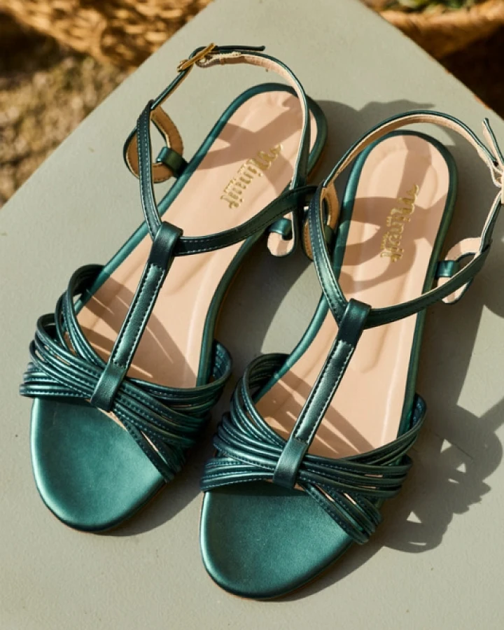 Minuit Sur Terre Damen vegan Flache Sandalen Verveine Vert Provence In Grün