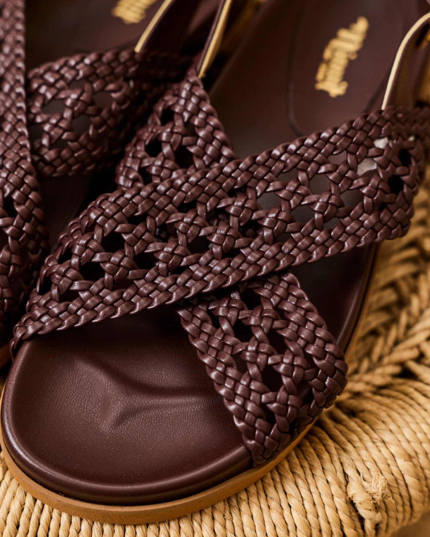 Minuit Sur Terre Damen vegan Flache Sandalen Belladone Schokoladenbraun – Ansicht 2