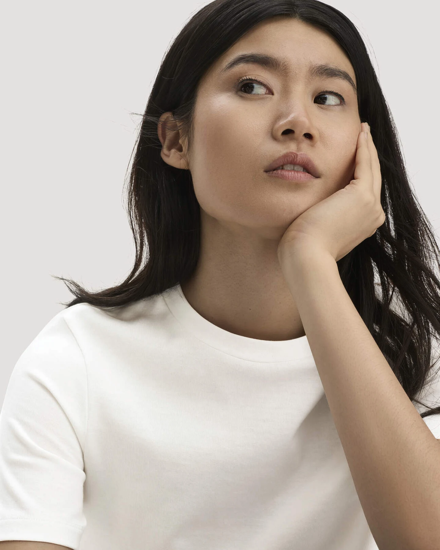 hessnatur Damen Heavy T-Shirt Relaxed aus Bio-Baumwolle - weiß - Größe 34 – Ansicht 4