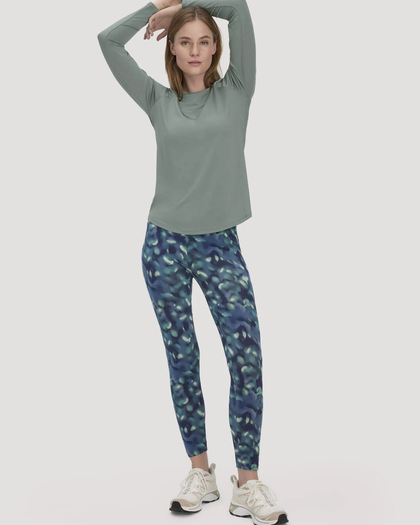 hessnatur Loungewear Longsleeve Regular ACTIVE COMFORT aus TENCEL™ Lyocell - grün - Größe 38 – Ansicht 2