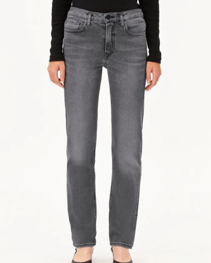 ARMEDANGELS CARENAA Damen Jeans aus recyceltem Baumwoll-Mix
