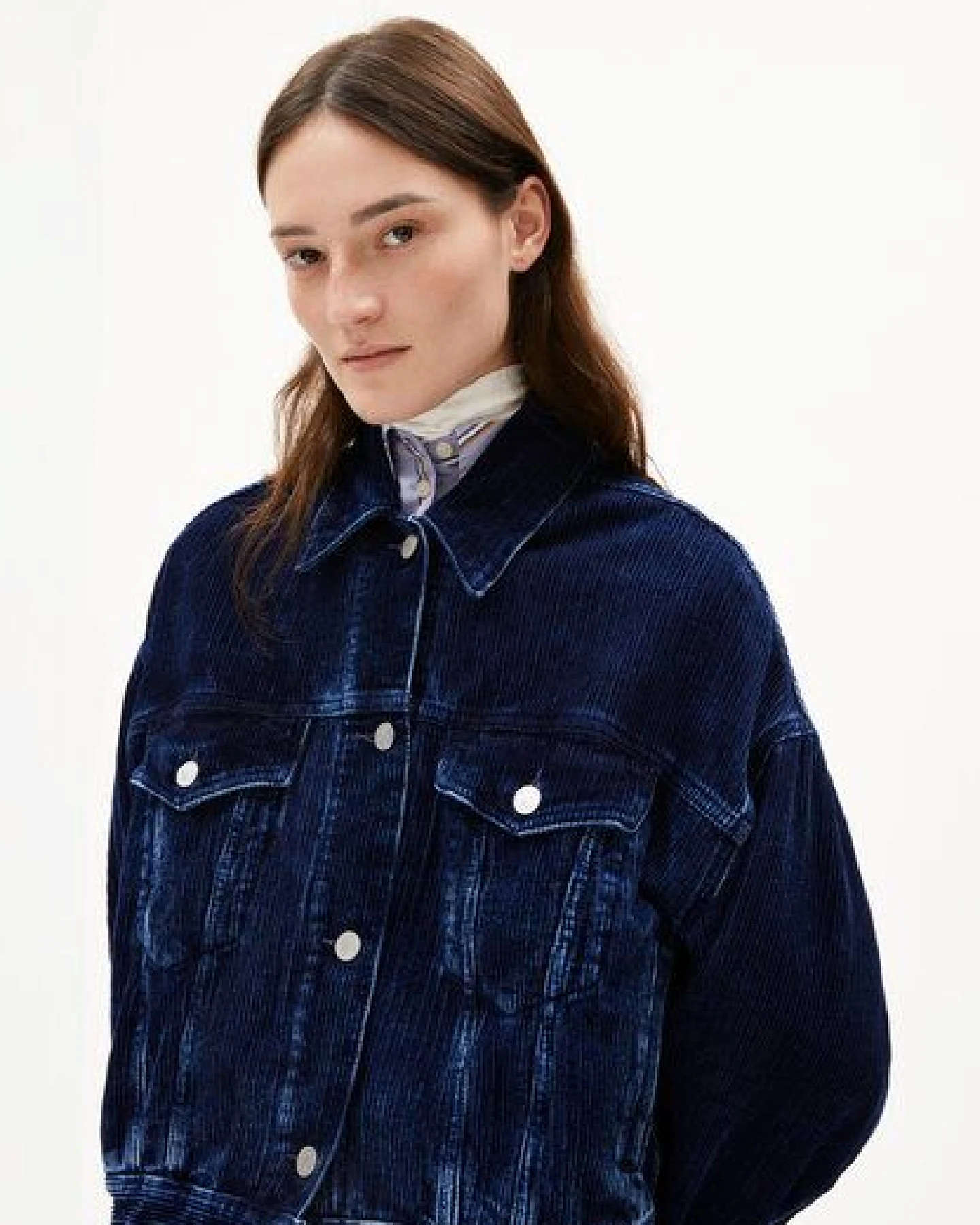 ARMEDANGELS PAASITHE INDIGO CORD Damen Cordjacke aus Bio-Baumwolle – Ansicht 3