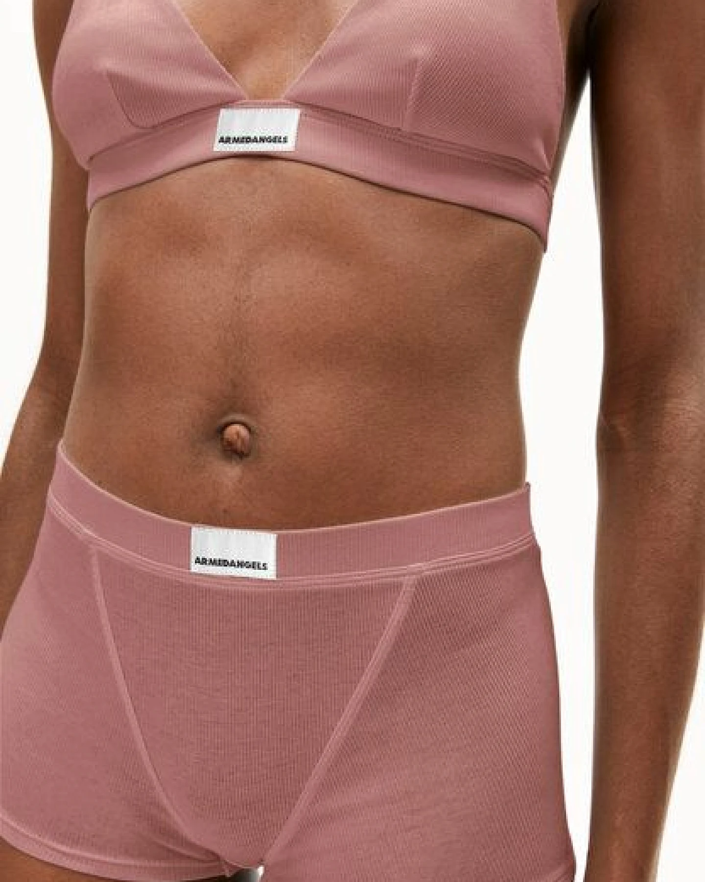 ARMEDANGELS ERYNAA RIB Damen Ripp-Shortie aus Bio-Baumwoll Mix – Ansicht 3