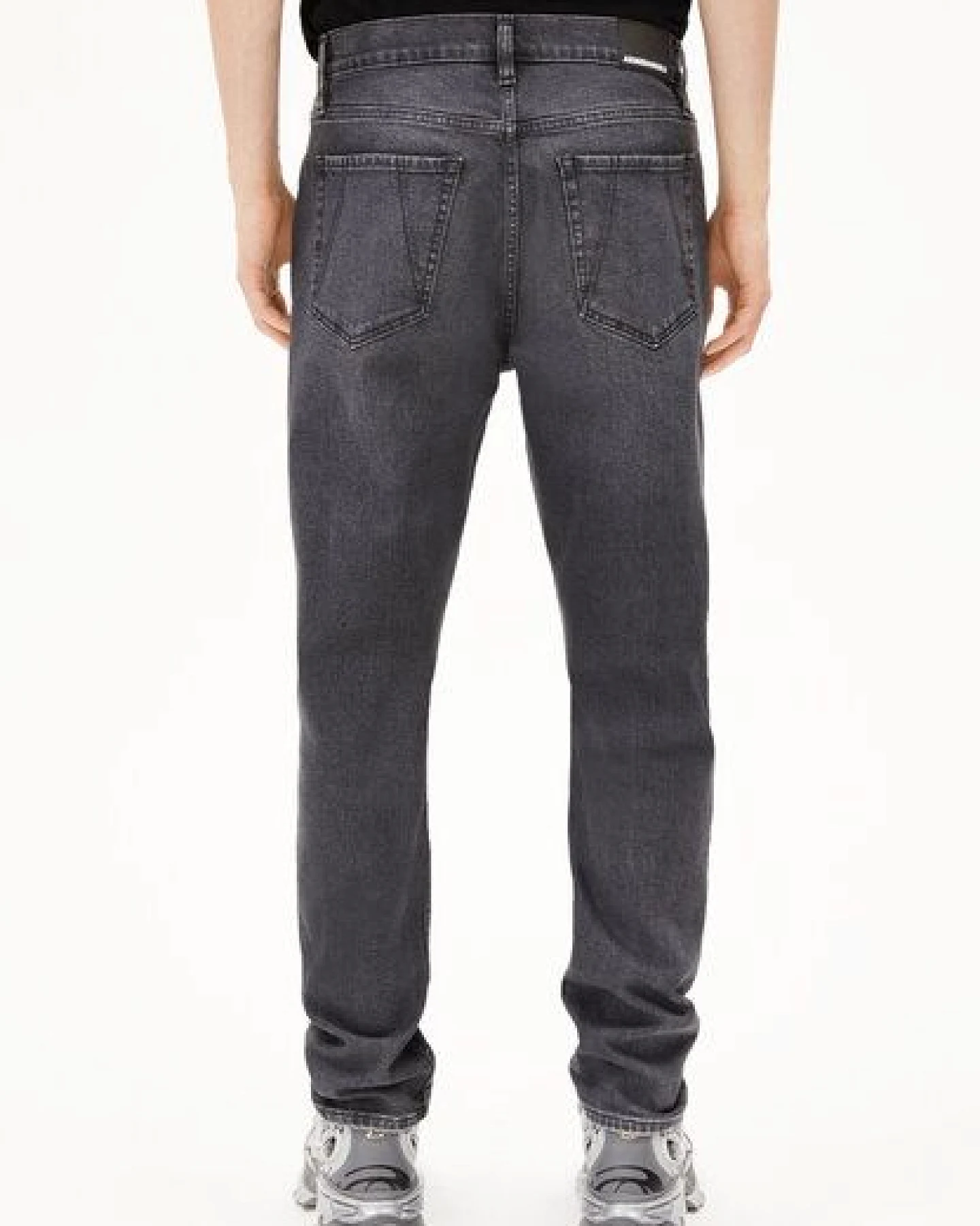 ARMEDANGELS AARJO TARPA Herren Tapered Jeans recycelter Baumwoll Mix Comfort-Stretch – Ansicht 2