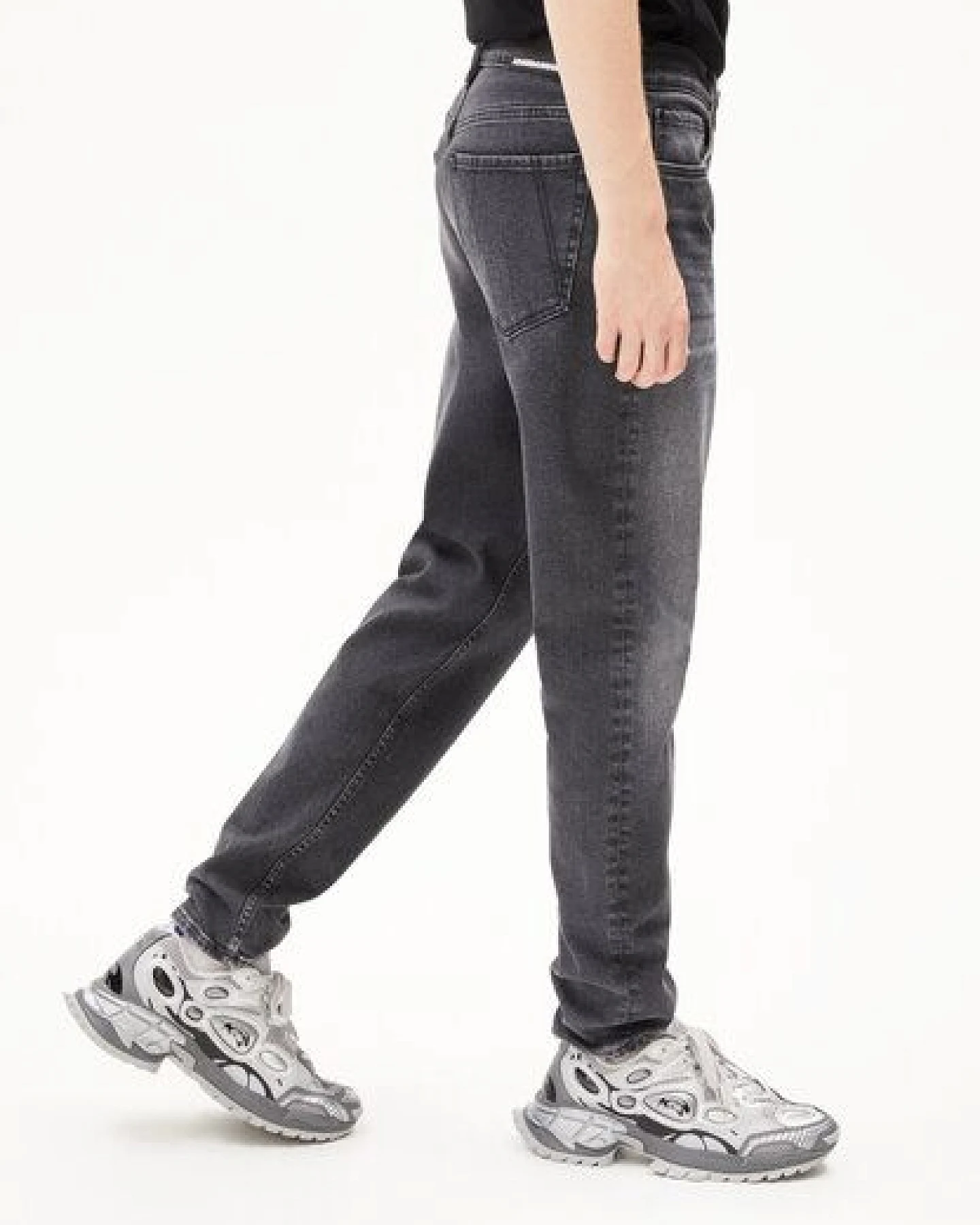 ARMEDANGELS AARJO TARPA Herren Tapered Jeans recycelter Baumwoll Mix Comfort-Stretch – Ansicht 4