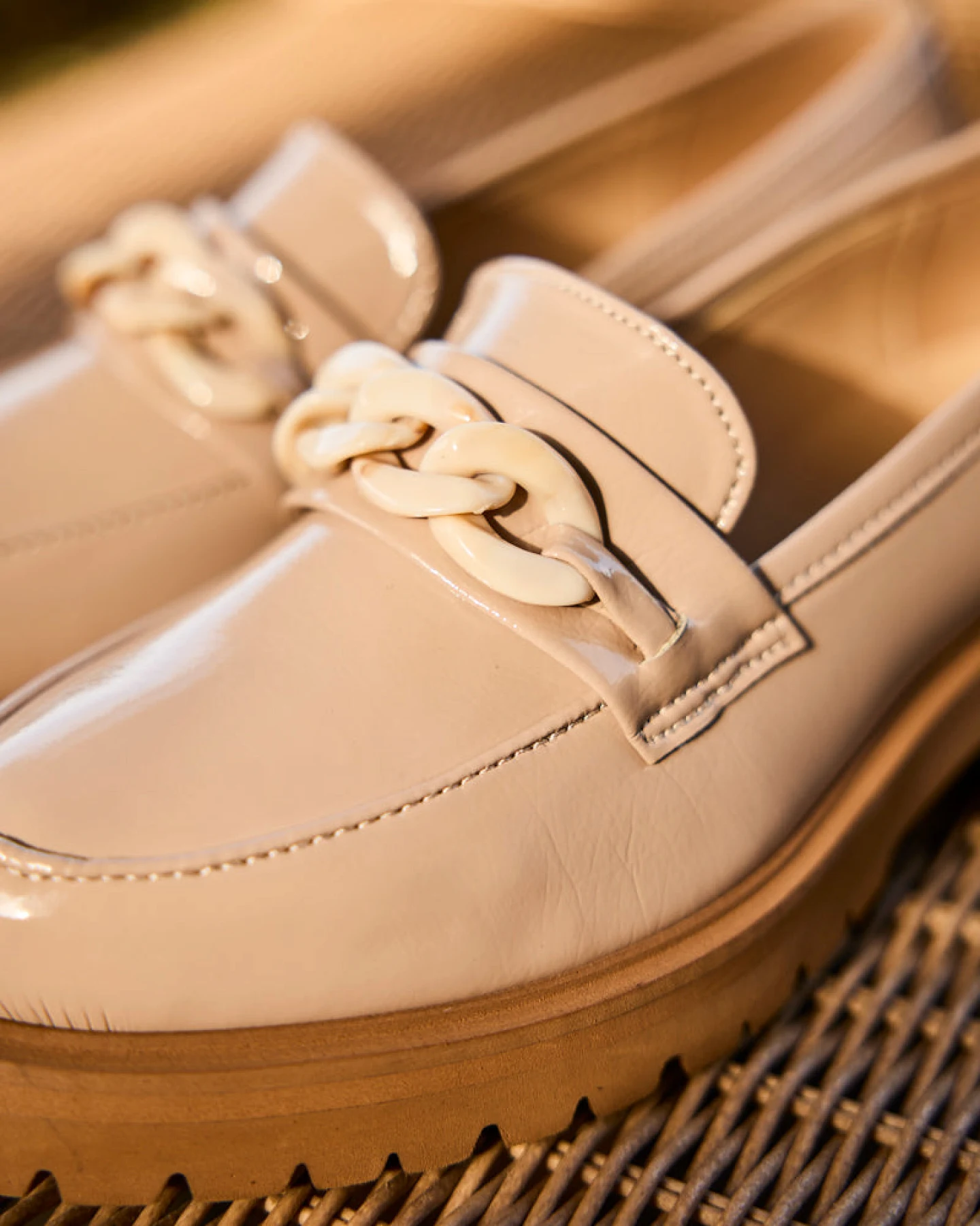 Minuit Sur Terre Damen vegan Loafer Sherlock Dune Vernis Beige – Ansicht 2