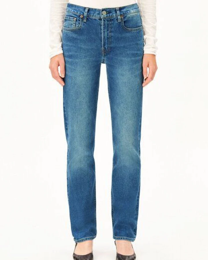 ARMEDANGELS CARENAA Damen Jeans aus recyceltem Baumwoll-Mix