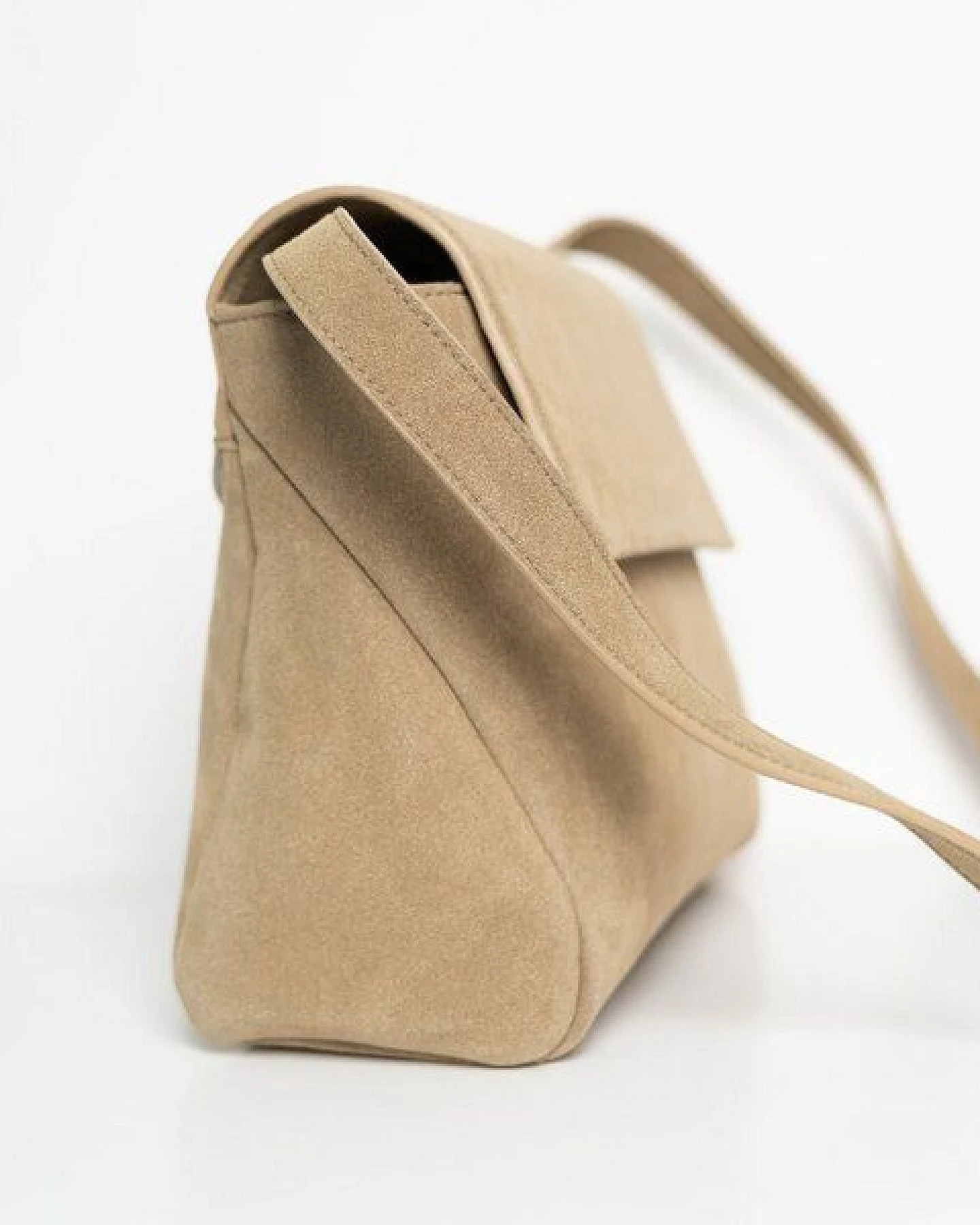 ann kurz Crossbody – Umhängetasche aus Veloursleder – Ansicht 4