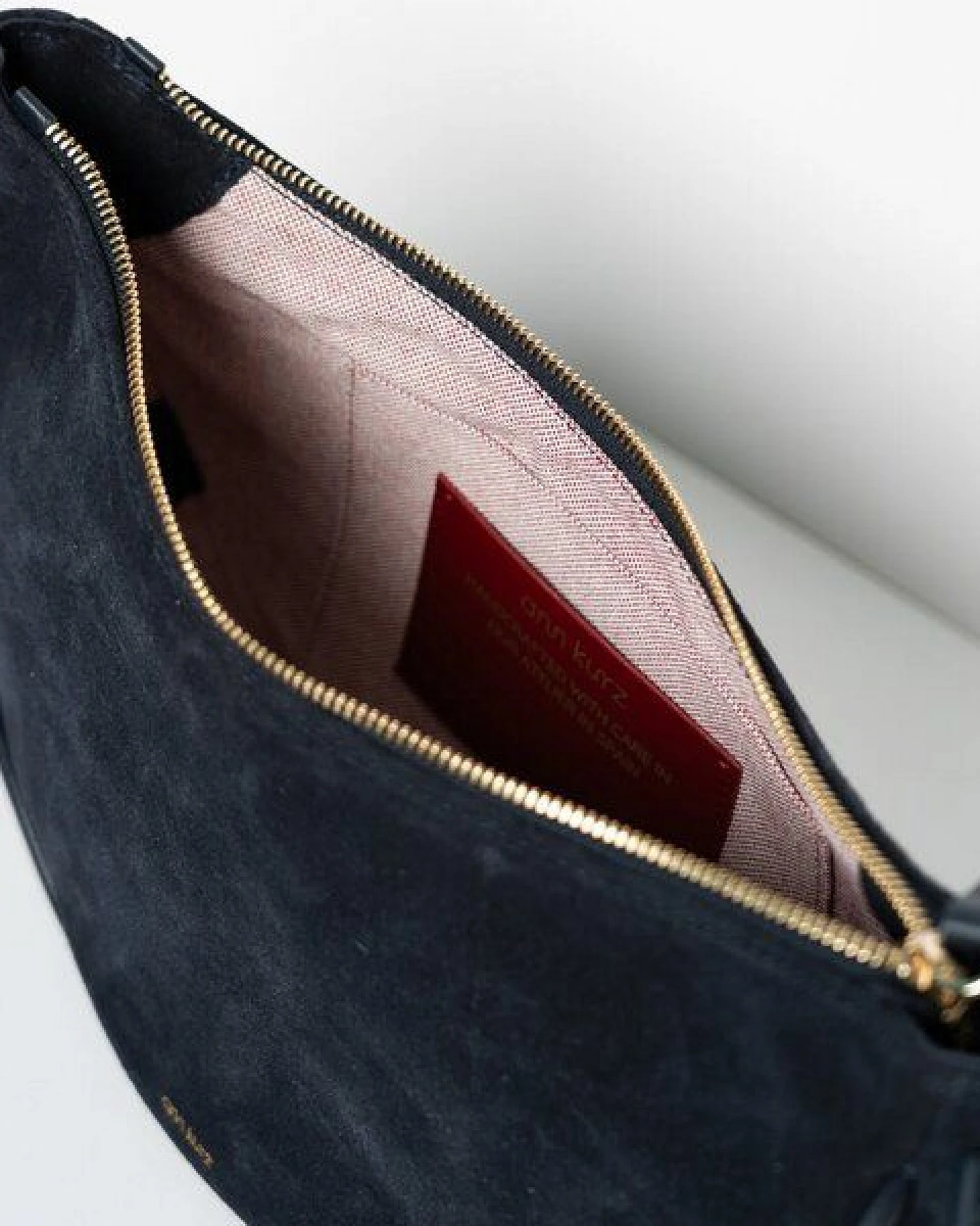 ann kurz Half Moon – Halbmond-Schultertasche aus Leder – Ansicht 2
