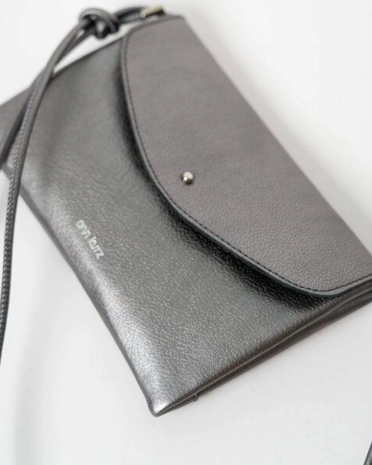 ann kurz Mini Cute Clutch – kleine Clutch aus Metallic-Leder – Ansicht 2